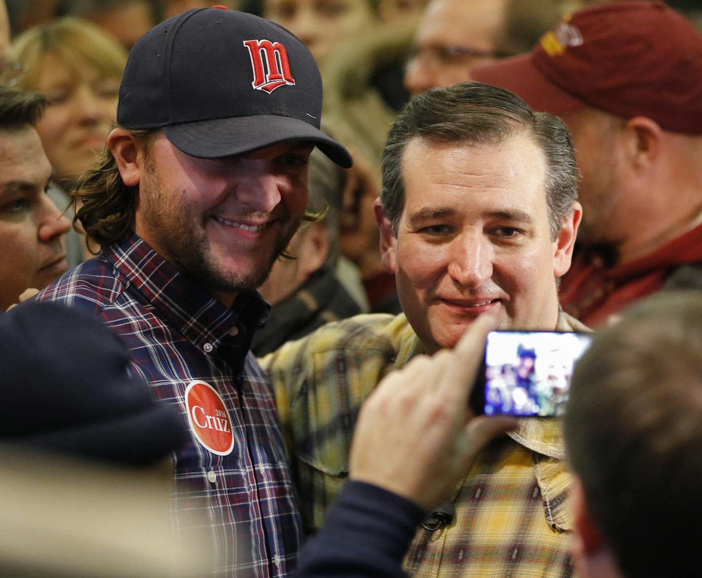 On Harriet Island Pavilion in St. Paul, Ted Cruz made a campaign touting his conservative credentials to Minnesotans.] Richard Tsong-Taatarii/rtsong-taatarii@startribune.com