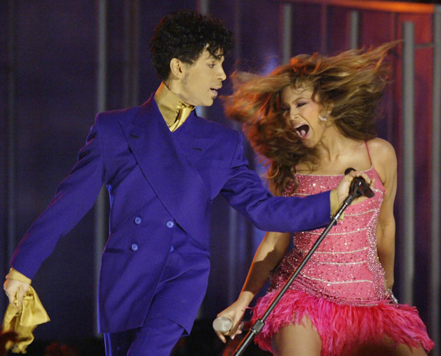 Prince and Beyonce at the 2004 Grammy Awards. / AP Photo, Kevork Djansezian