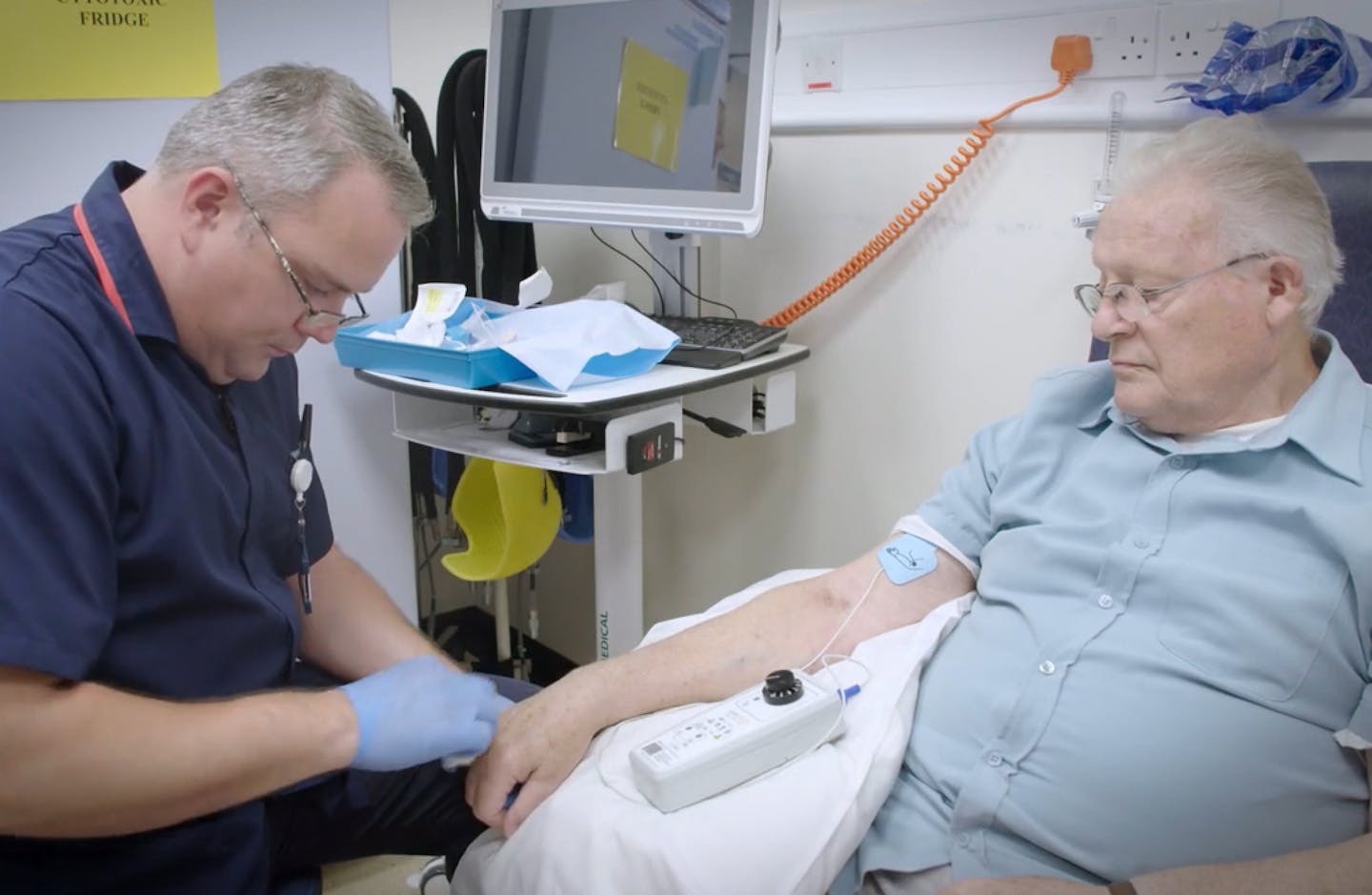 Andrew Barton, an advanced nurse practitioner in the United Kingdom, demonstrates how the Veinplicity medical device is used with a real patient. The device applies mild electric current to the patient&#x2019;s arm to make veins grow larger and more prominent so that it&#x2019;s easier to place an IV needle on the first attempt, potentially avoiding pain, cost and anxiety associated with repeated needle sticks. The device is under clinical testing, and is not approved in the U.S. for commercial