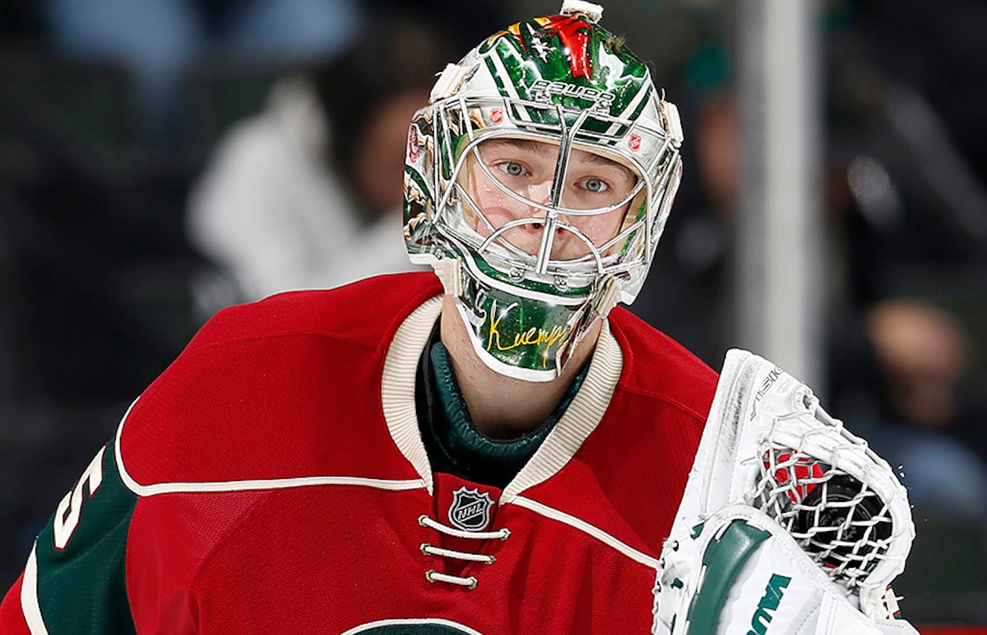 Minnesota Wild goalie Darcy Kuemper (35) celebrated at the end of the game.