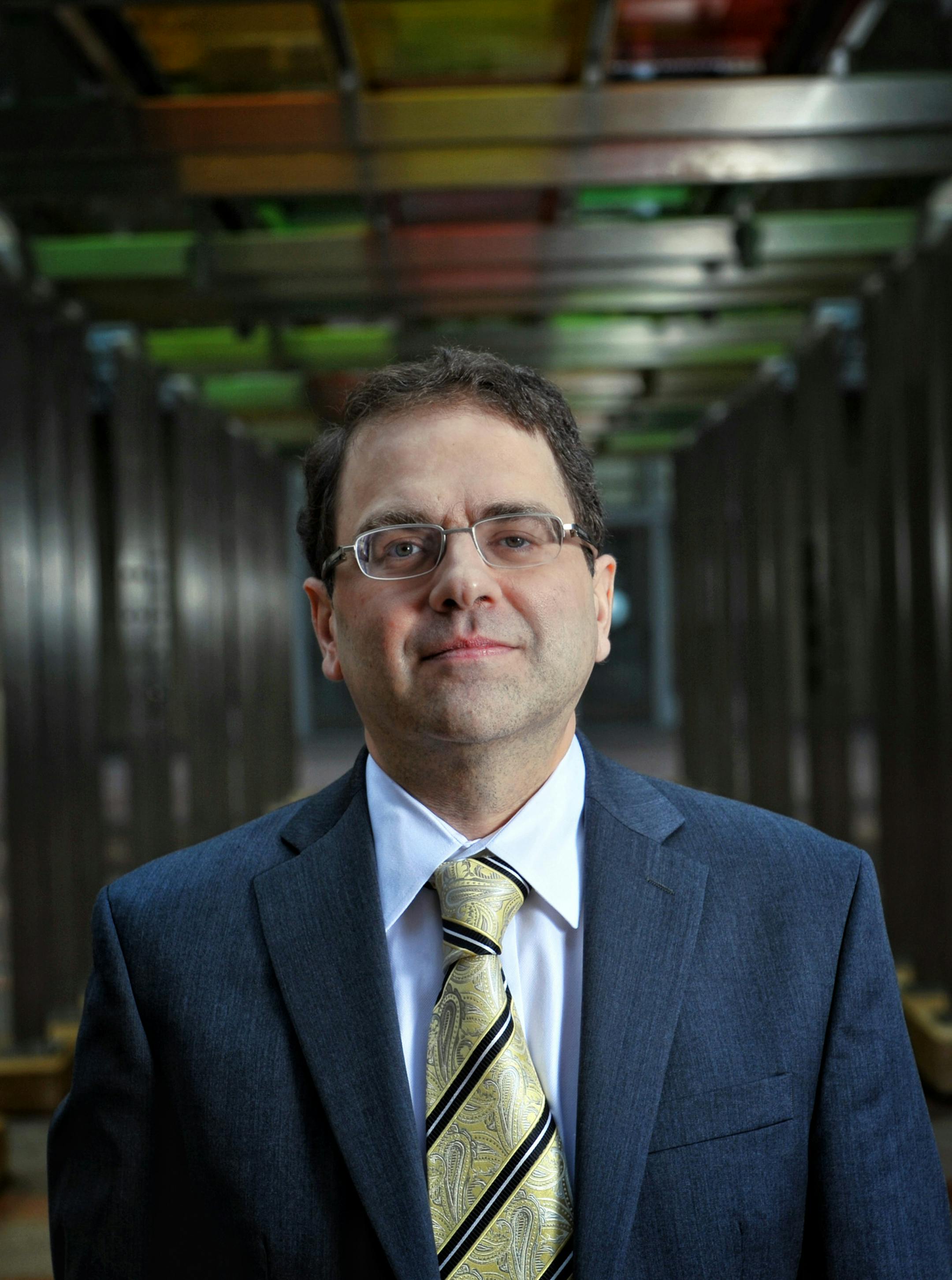 GLEN STUBBE • gstubbe@startribune.com -- Tuesday, November 24, 2009 -- Minneapolis, Minn. -- ] Narayana Kocherlakota, new president of the Minneapolis Federal Reserve Bank. ORG XMIT: MIN2012113016210944