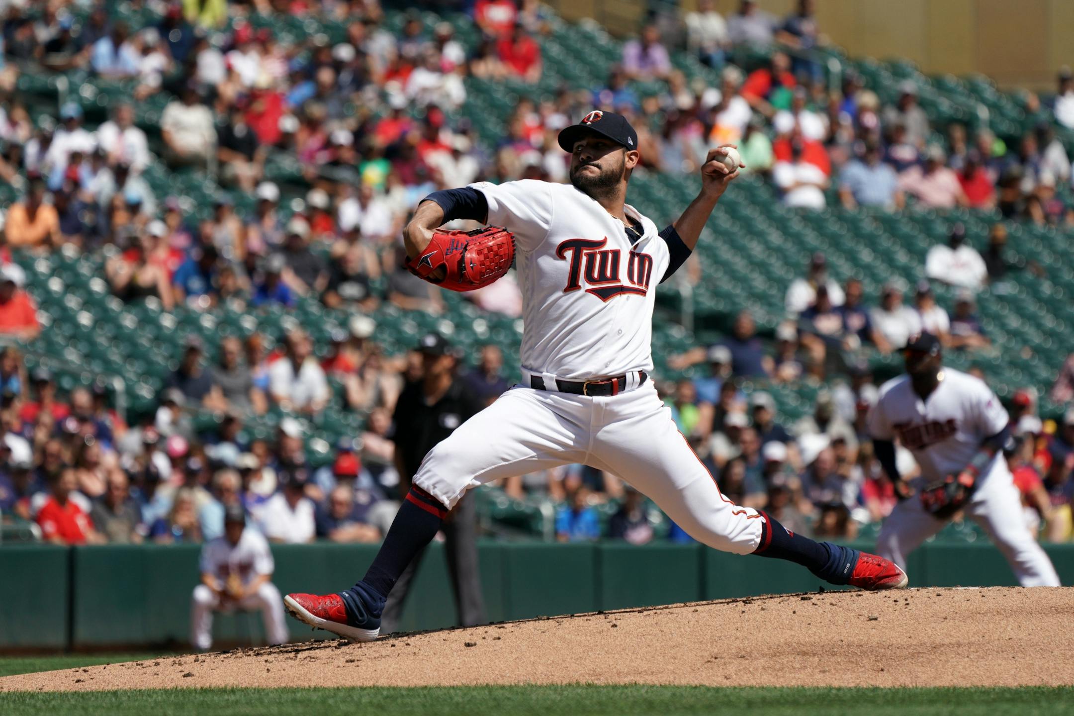 Minnesota Twins starting pitcher Martin Perez (33) delivered a pitch in the first inning.