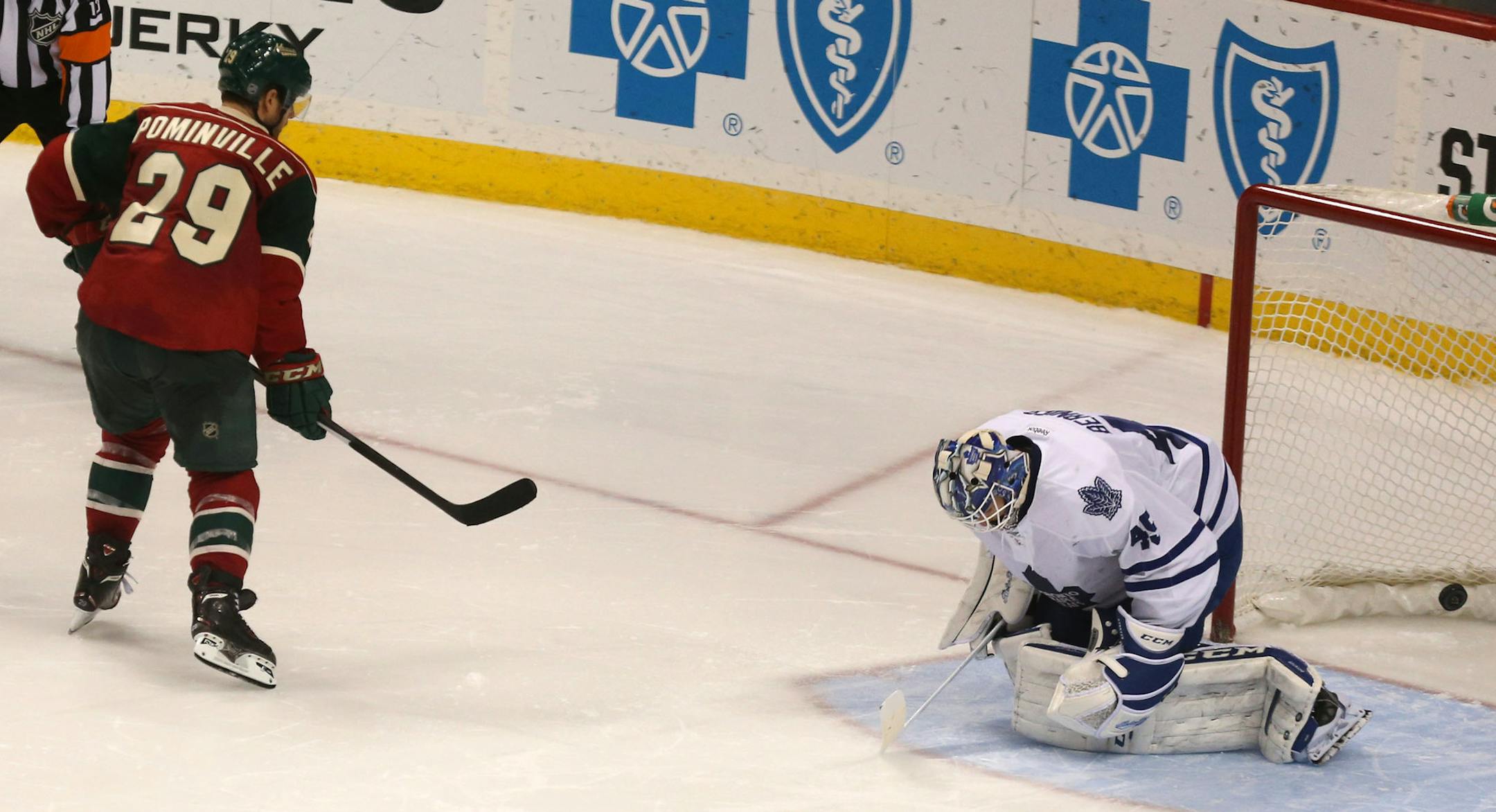 The Wild's Jason Pominville scored the winning goal during the shootout at the Xcel Energy Center in St. Paul, Min., Wednesday, November 13, 2013. The Wild won over the Maple Leafs during a shooting out 2-1. ] (KYNDELL HARKNESS/STAR TRIBUNE) kyndell.harkness@startribune.com