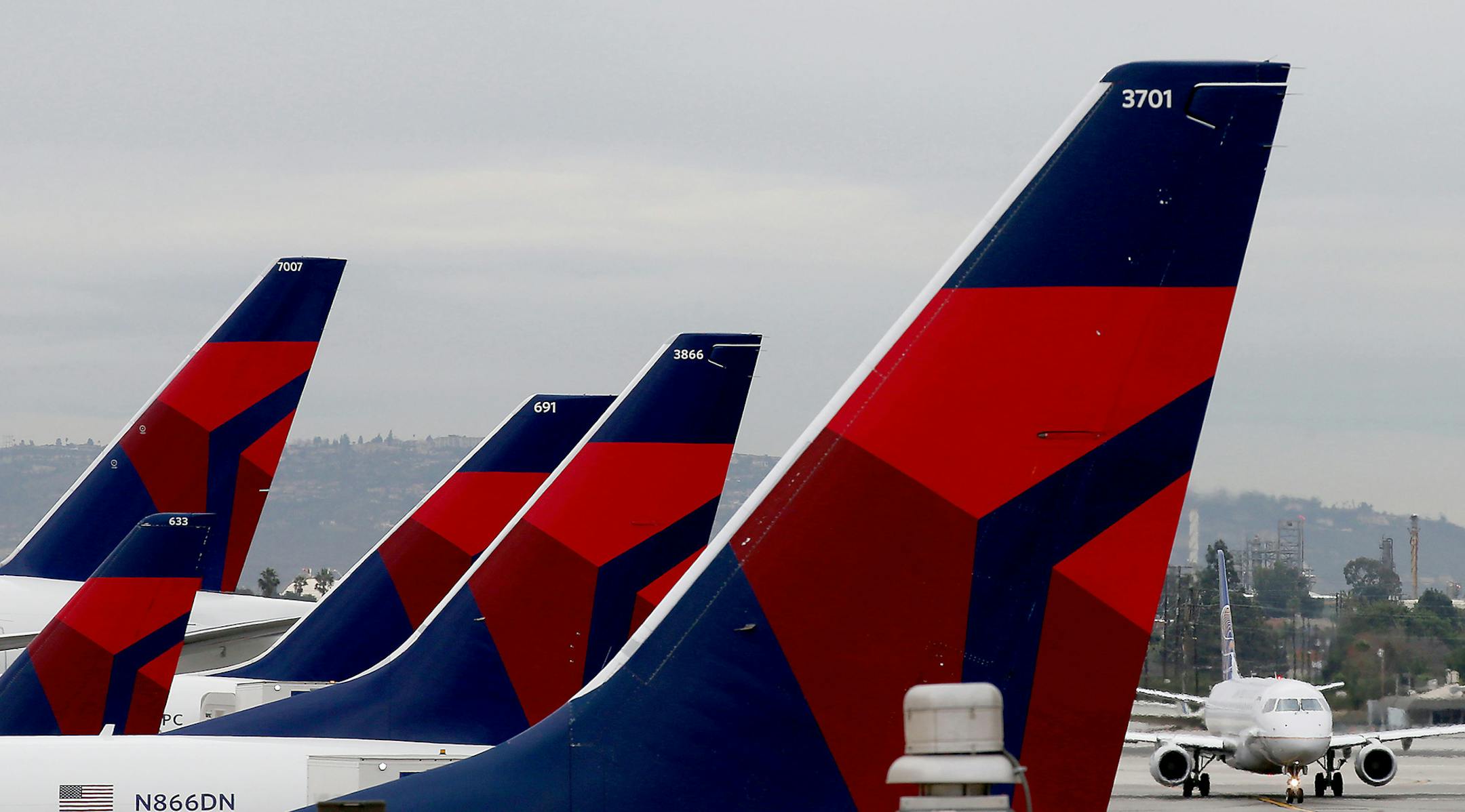 Delta Air Lines has been under pressure to take a position on guns. (Luis Sinco/Los Angeles Times/TNS) ORG XMIT: 1224605