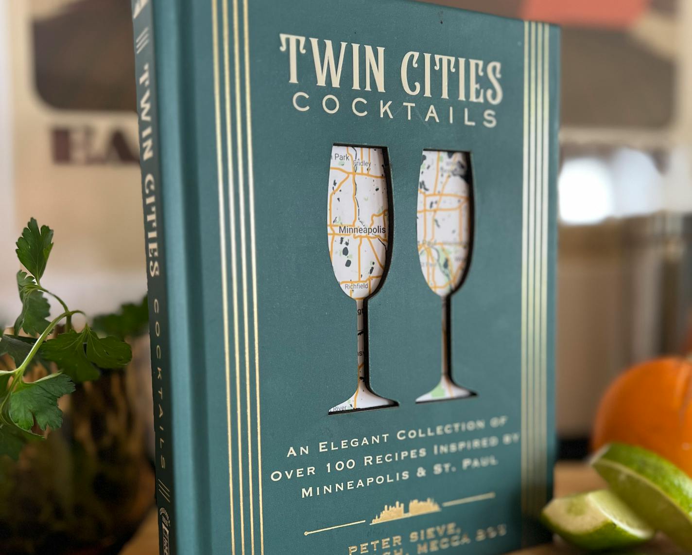 The book jacket of "Twin Cities Cocktails."