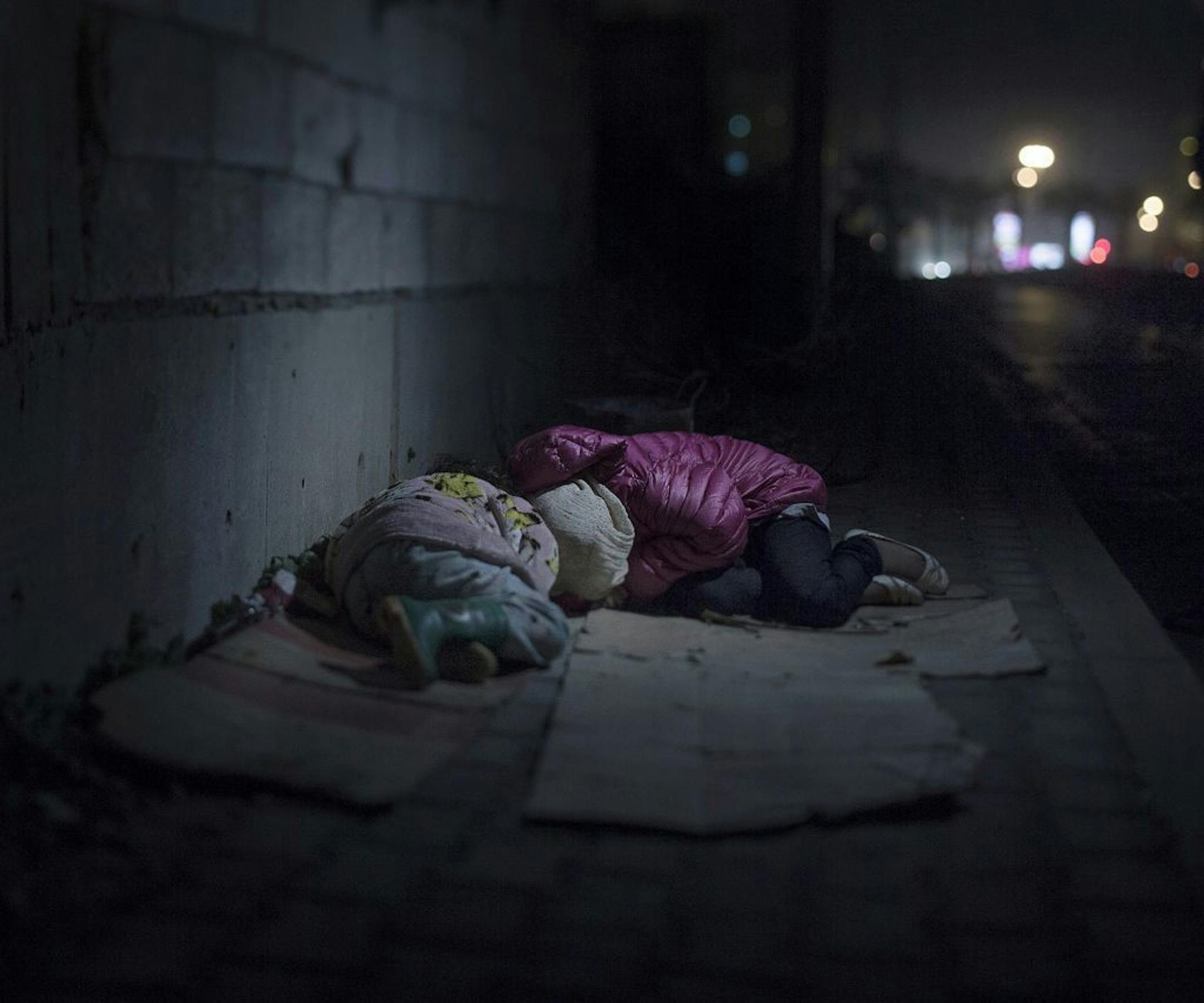 A boy without a bed. A girl afraid to close her eyes. A child who dreams of when bedtime didn�t bring terror. More than two million children have been forced from their homes by the war in Syria. Refugee children in neighbouring countries or making journeys through Europe show us where they sleep while they await an uncertain future. Magnus Wennman, winner of two World Press Photo Awards, has partnered with UNHCR to raise awareness about refugee children. ��� Ralia, 7, and Rahaf, 13 Beirut, Leba