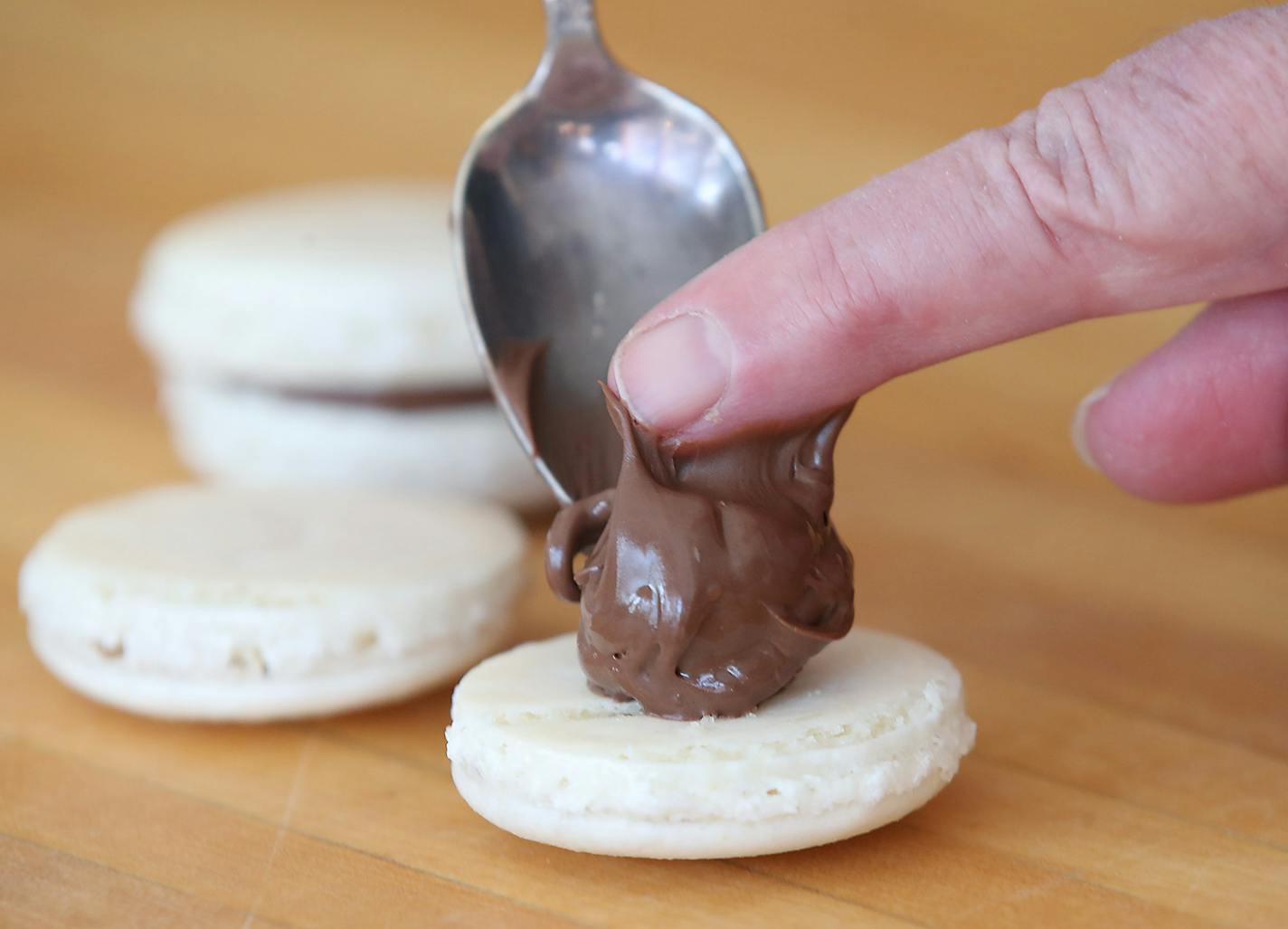 Baking Central tackles French macarons. ] (ELIZABETH FLORES/STAR TRIBUNE) ELIZABETH FLORES &#x2022; eflores@startribune.com