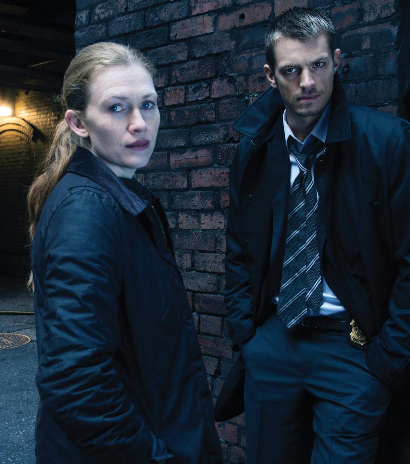 Sarah Linden (Mireille Enos, left) and Stephen Holder (Joel Kinnaman) star in AMC's, "The Killing," Season 3. (Frank Ockenfels/Courtesy AMC/MCT) ORG XMIT: 1139285 ORG XMIT: MIN1305291107310238 ORG XMIT: MIN1305301600150600