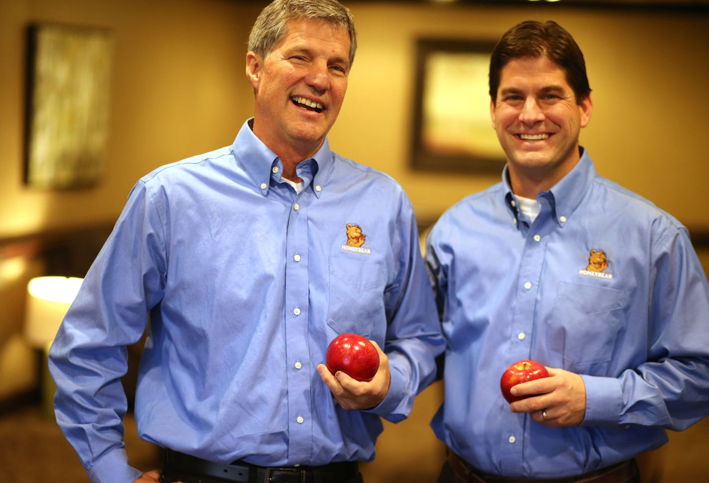 Honeybear leaders Fred Wescott, left, and Don Roper aim to shake up the apple scene with Pazazz, a cross between Honeycrisp and another variety.