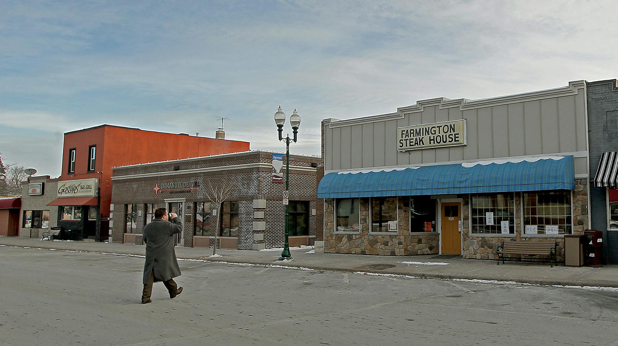 Downtown Farmington will be the latest of the southern suburbs to give its downtown a makeover in an effort to revitalize the area. Residents want fewer vacant buildings, more green space and a central meeting area. More businesses would help the city's almost non-existent commercial tax base. ] (ELIZABETH FLORES/STAR TRIBUNE) ELIZABETH FLORES • eflores@startribune.com
