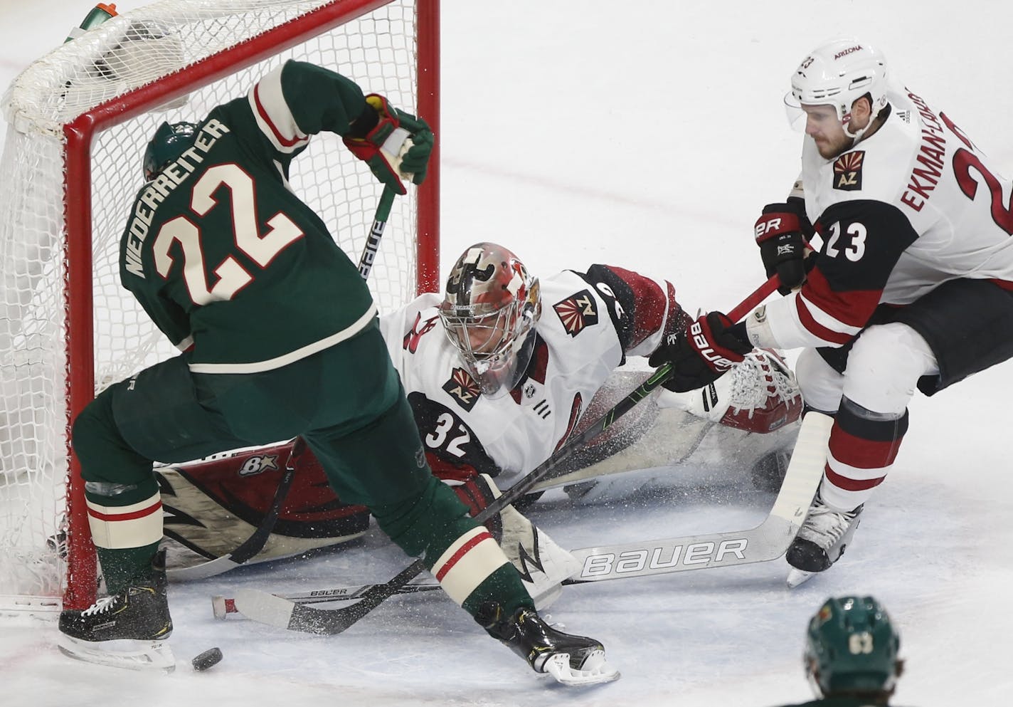 Coyote goalie Antti Raanta