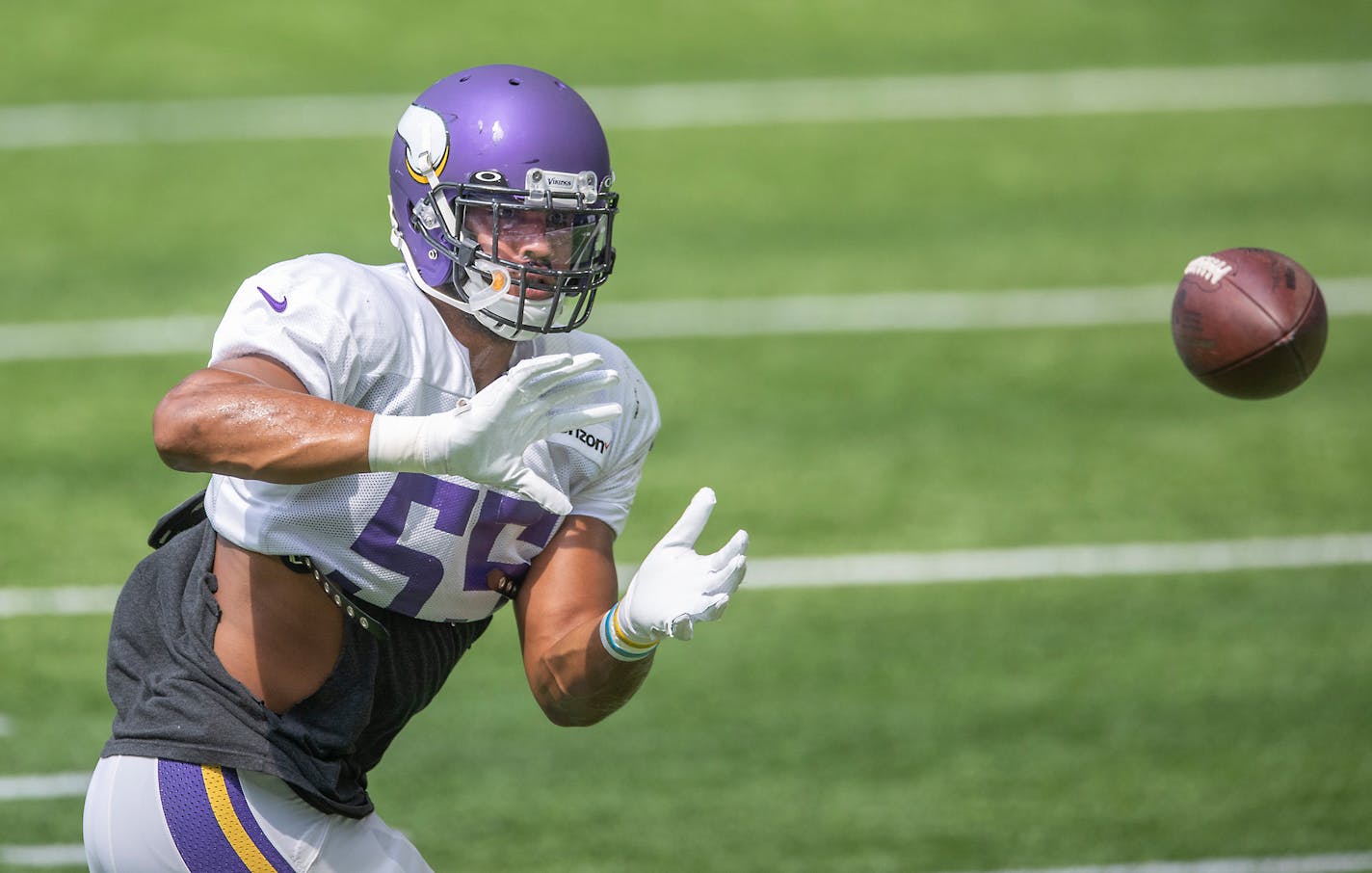 Anthony Barr is finalizing a restructured deal that will keep him in Minnesota for 2021