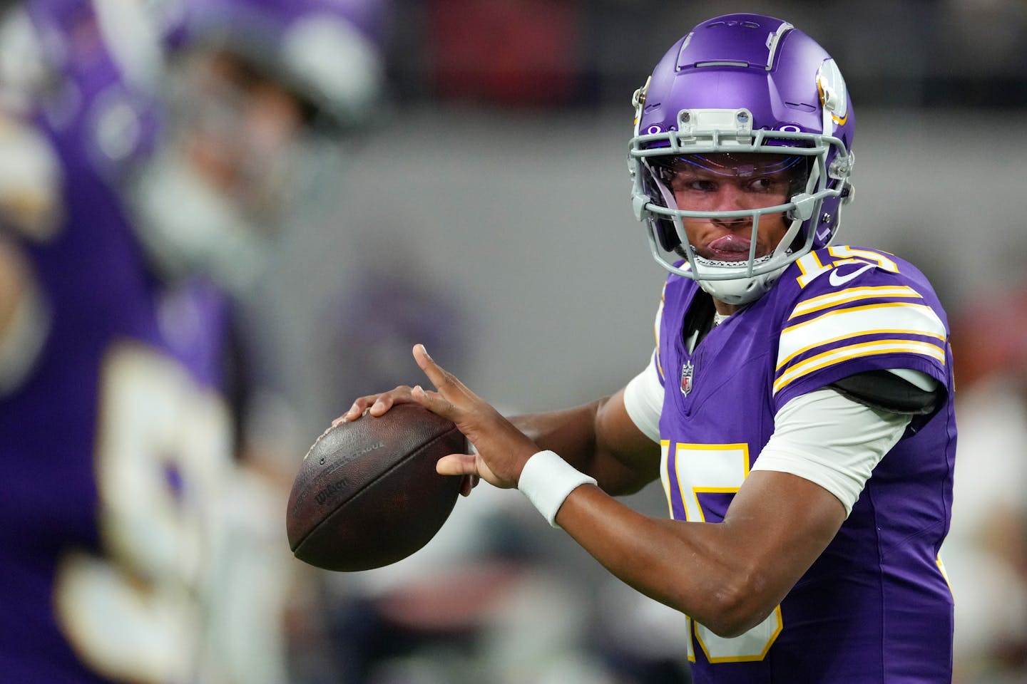 Minnesota Vikings quarterback Joshua Dobbs (15) warms up on the field ahead of a NFL game between the Minnesota Vikings and the Chicago Bears Monday, Nov. 27, 2023, at U.S. Bank Stadium in Minneapolis. ] ANTHONY SOUFFLE • anthony.souffle@startribune.com