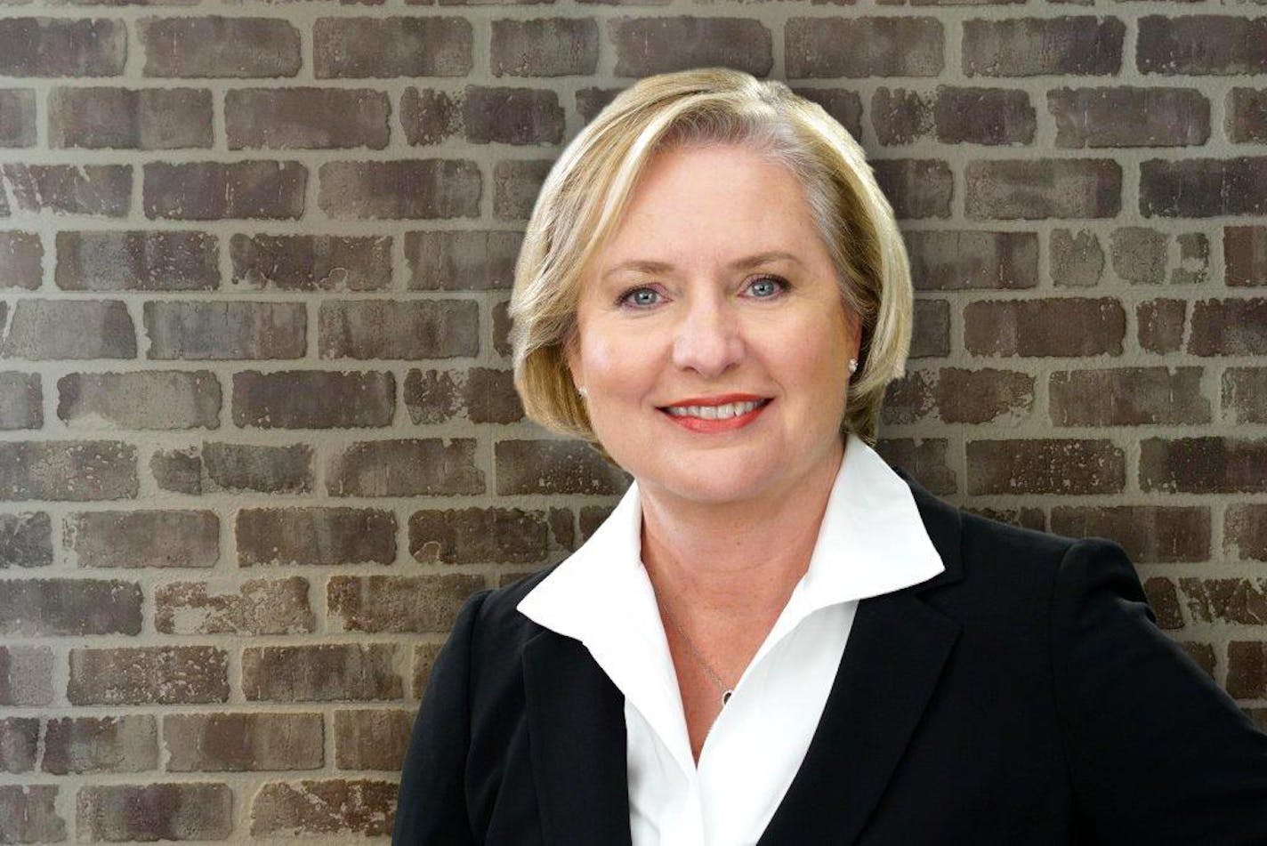 Buffalo Wild Wings chief executive Sally Smith announced at the company's annual meeting this morning that she is retiring.