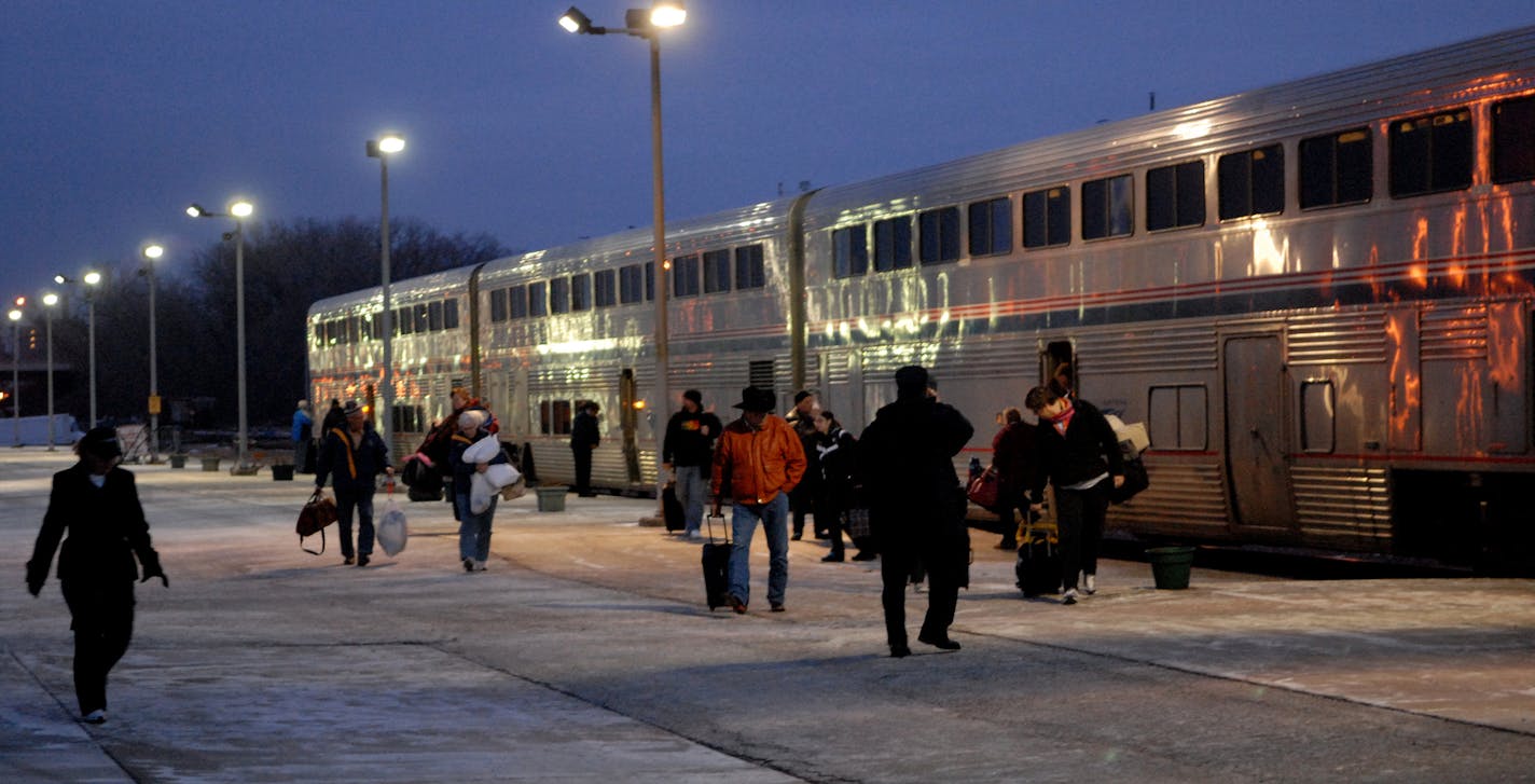 Passengers disembrak at the Midway Station
AMTRAK1209: Ridership on the Empire Builder through Minnesota continues to climb. Boardings at Midway Station in St. Paul have topped 147,000 this year, compared with 133,000 last year, and overall Empire Builder ridership has increased over seven consecutive years.