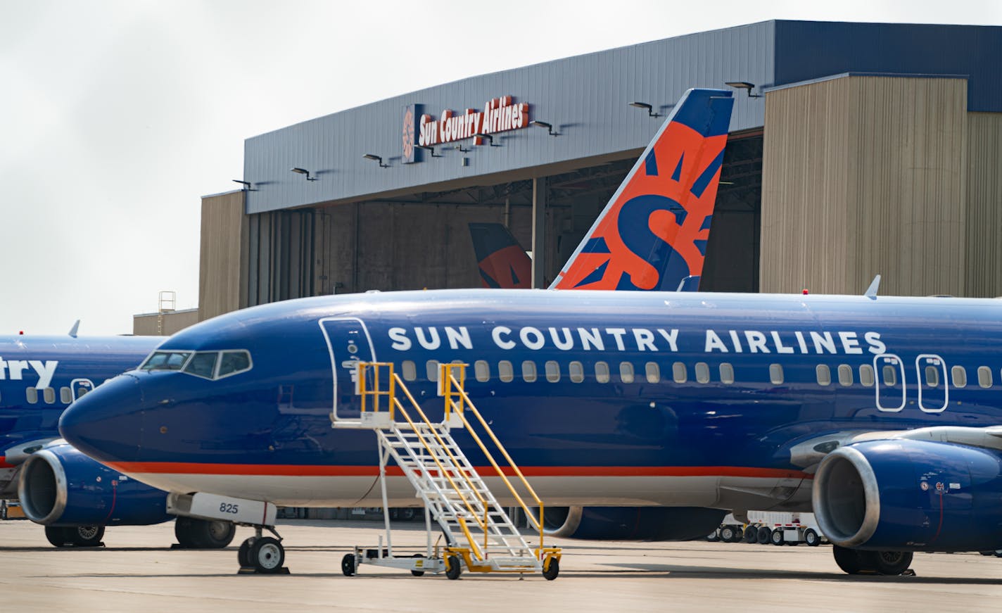 Sun Country jets on the tarmac at Minneapolis St Paul International Airport at the airline's maintenance facility. (GLEN STUBBE/Star Tribune)