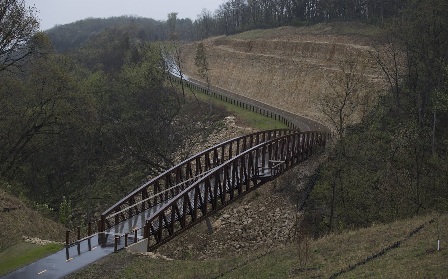 A section of the bike trails located inside of Scharr's Bluff along the Mississippi river Tuesday April 26, 2017 in Hasting, MN.] JERRY HOLT &#xef; jerry.holt@startribune.com