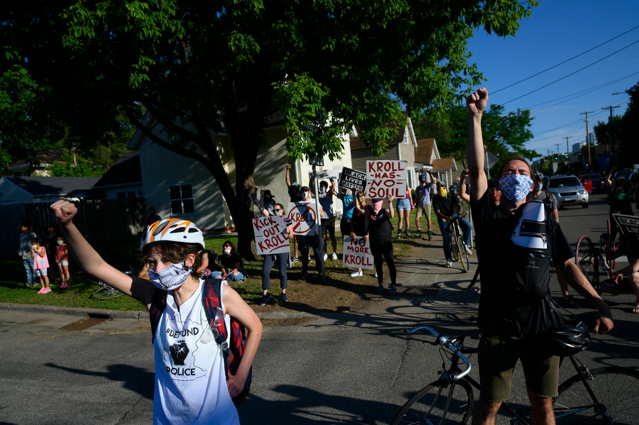 Hundreds gathered outside the Minneapolis Police Union headquarters to protest against its president, Bob Kroll. ]
aaron.lavinsky@startribune.com Protesters took part in a "Bob KKKroll Must Go!" rally against the Minneapolis Police Union and its president outside the union headquarters on Friday, June 12, 2020 in Minneapolis, Minn.
