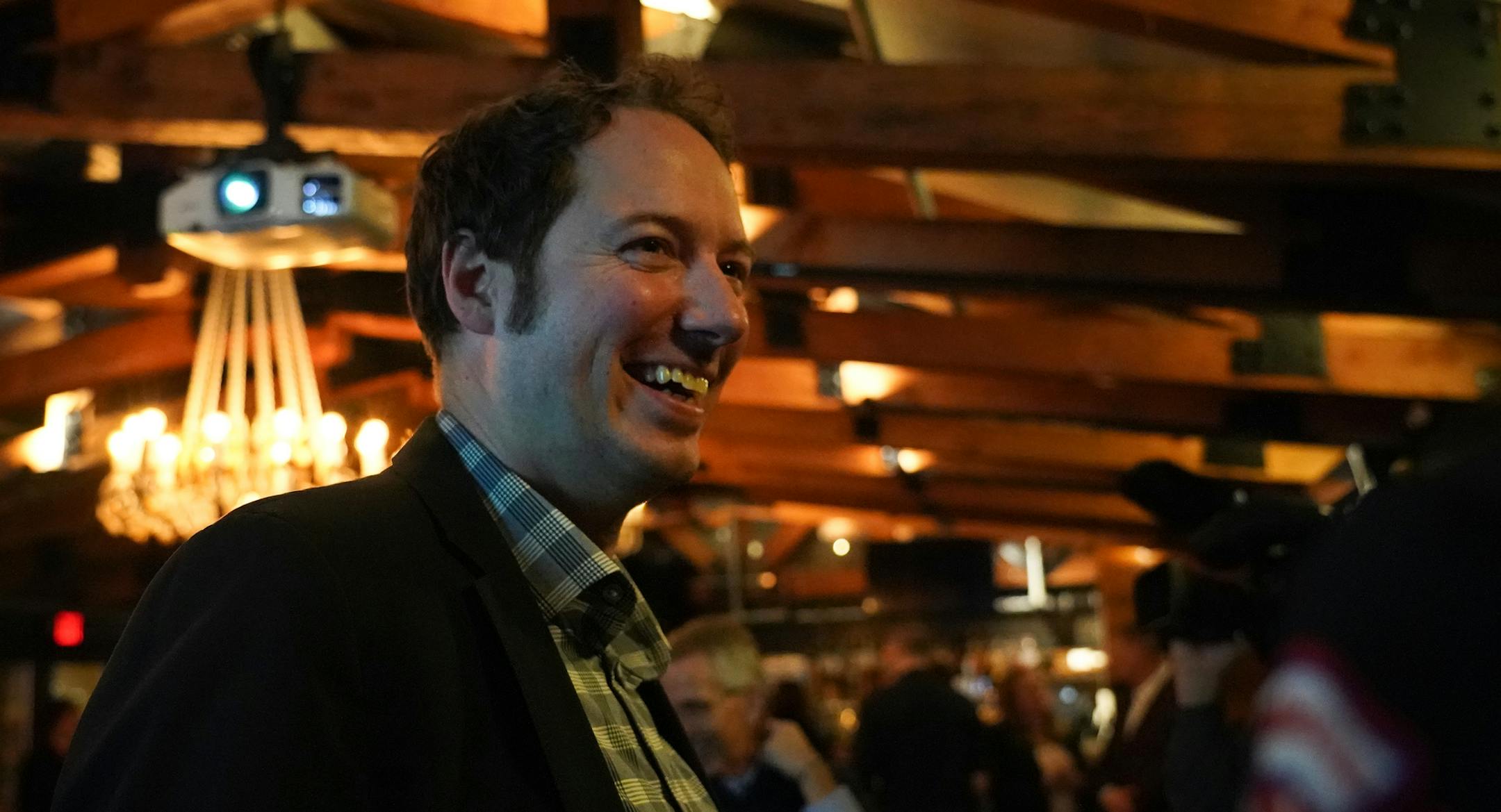 Greg Fee, a technician with Comcast, made a wrong turn en route to a service call, saw a building on fire, and a man trying to crawl out a small window 25 feet above the sidewalk. Fee removed the ladder from his work truck and helped four people escape the burning building. For this action, he was awarded a Public Safety Medal from the Minneapolis Fire Department. ] Shari L. Gross • shari.gross@startribune.com Minneapolis fire department awarded three Public Safety Medals to civilians who