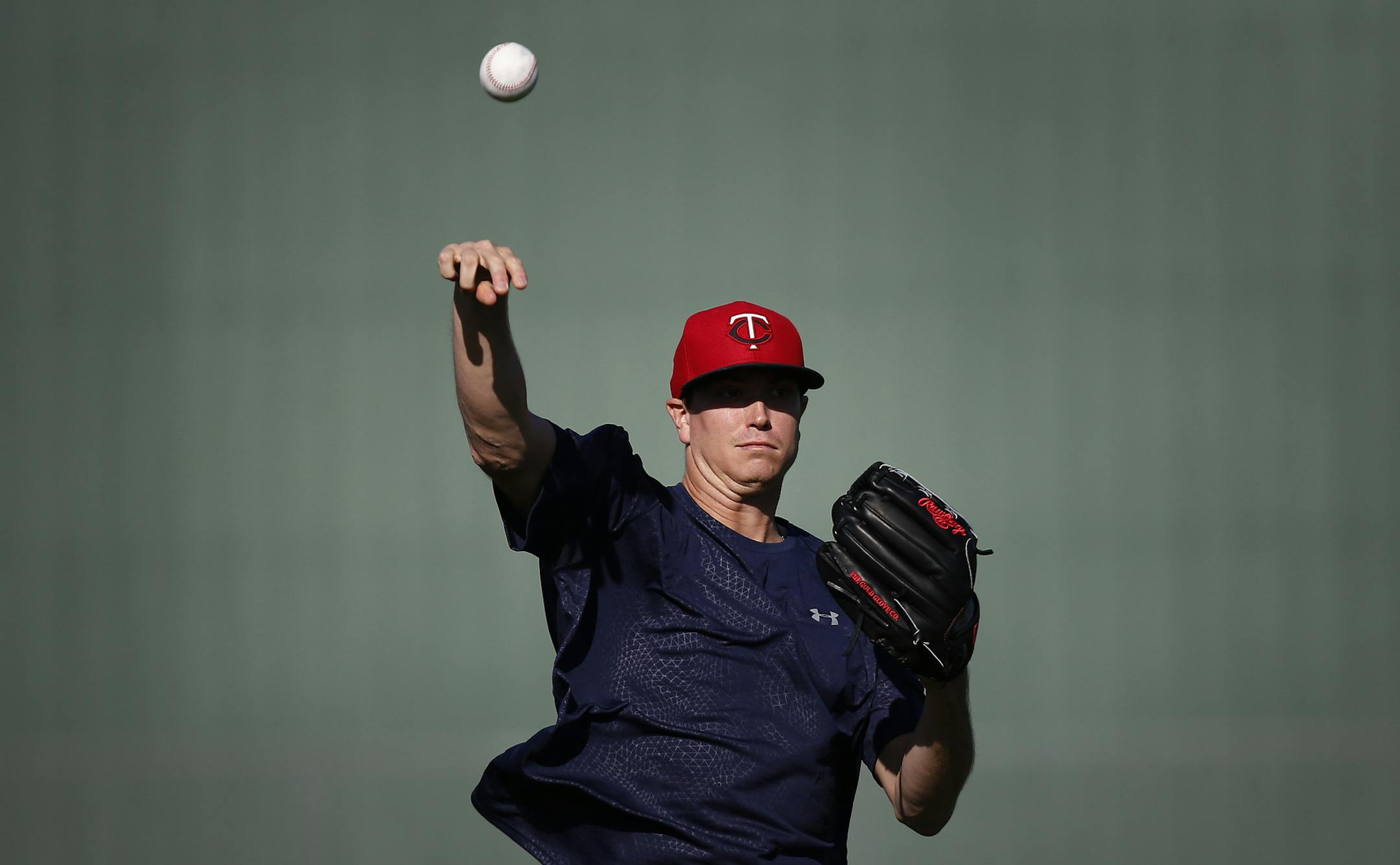 Pitcher Kyle Gibson warmed up in Fort Myers, FL. Minnesota Twins pitchers and catchers reported to Spring Training on Sunday. ] CARLOS GONZALEZ cgonzalez@startribune.com - February 21, 2016, Fort Myers, FL, CenturyLink Sports Complex, Minnesota Twins Spring Training, MLB, Baseball,