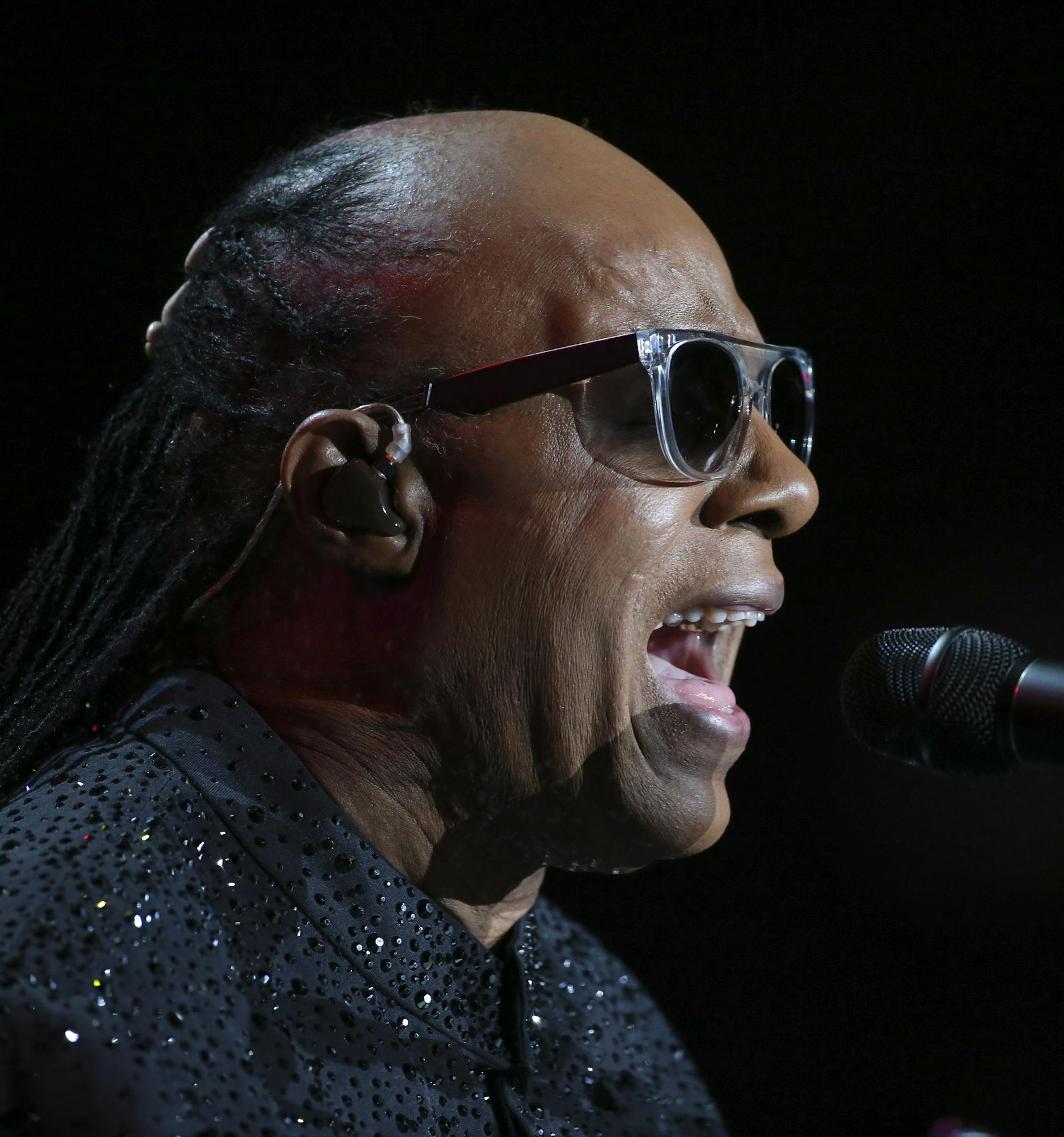 Stevie Wonder began at the Hammond organ with the first cut on the album, "Love's in Need of Love Today" Sunday night at Target Center. ] JEFF WHEELER ï jeff.wheeler@startribune.com Stevie Wonder, performing in the Twin Cities for the first time in 27 years, performed his classic, "Songs in the Key of Life" in it's entirety Sunday night at Target Center.