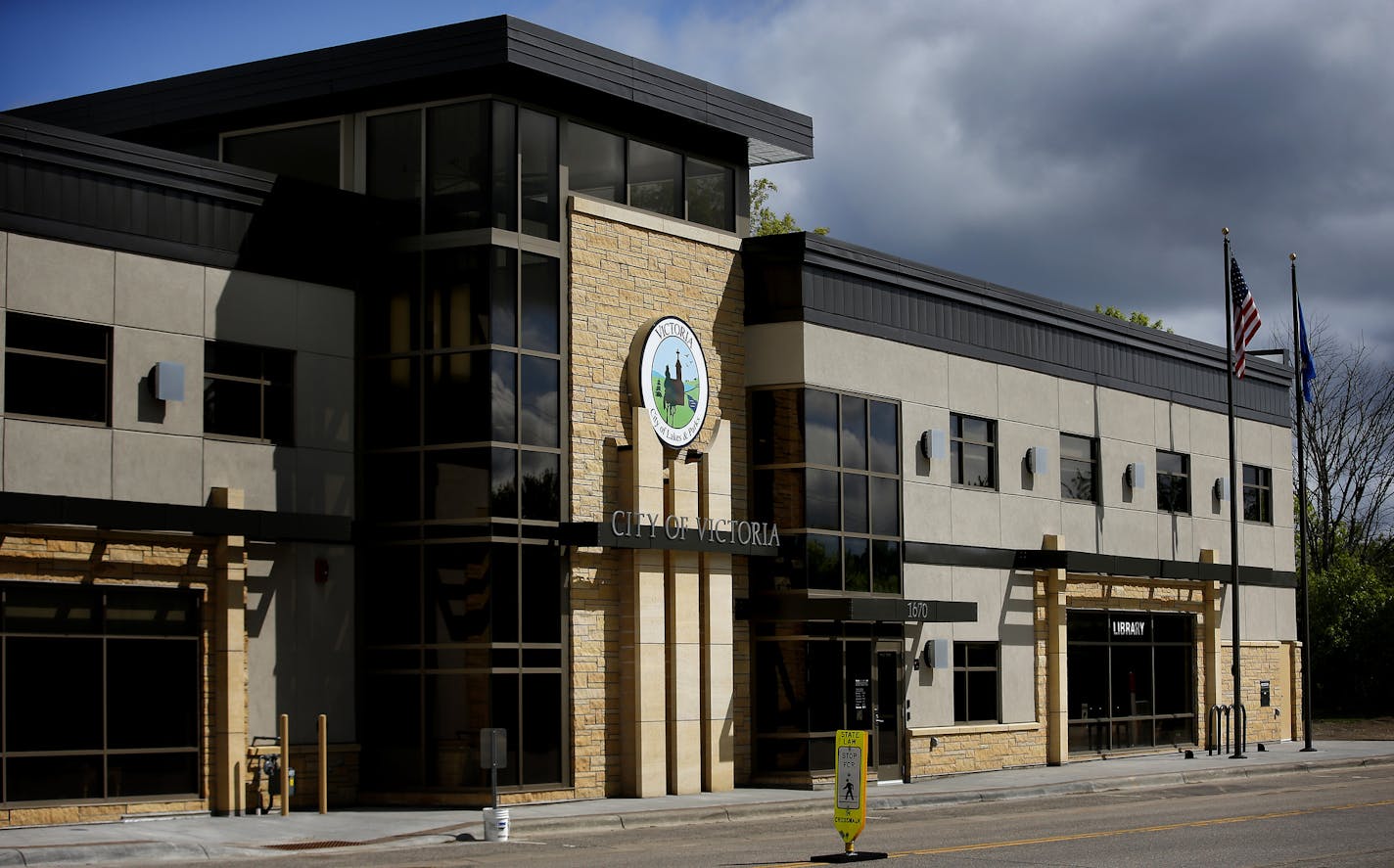 The new Victoria Public Library in Victoria, MN. ] CARLOS GONZALEZ cgonzalez@startribune.com, May 12, 2015, Victoria, MN, Victoria Public Library, Leo A. Daly Inc., say it's the state-of-the-art when it comes to the digital library of tomorrow, with a bunch of cutting edge design features.