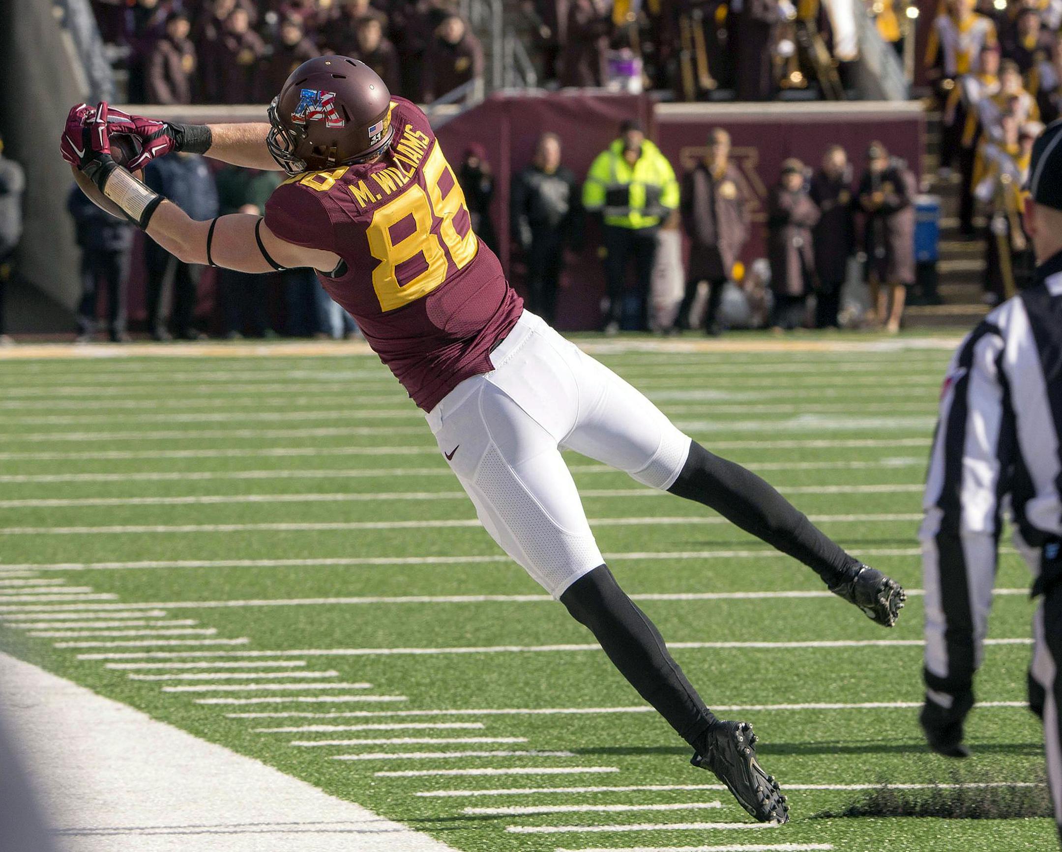 Gophers tight end Maxx Williams stretched &#x2014; and dragged his left toe inbounds &#x2014; for a key first down in the second quarter against Iowa.