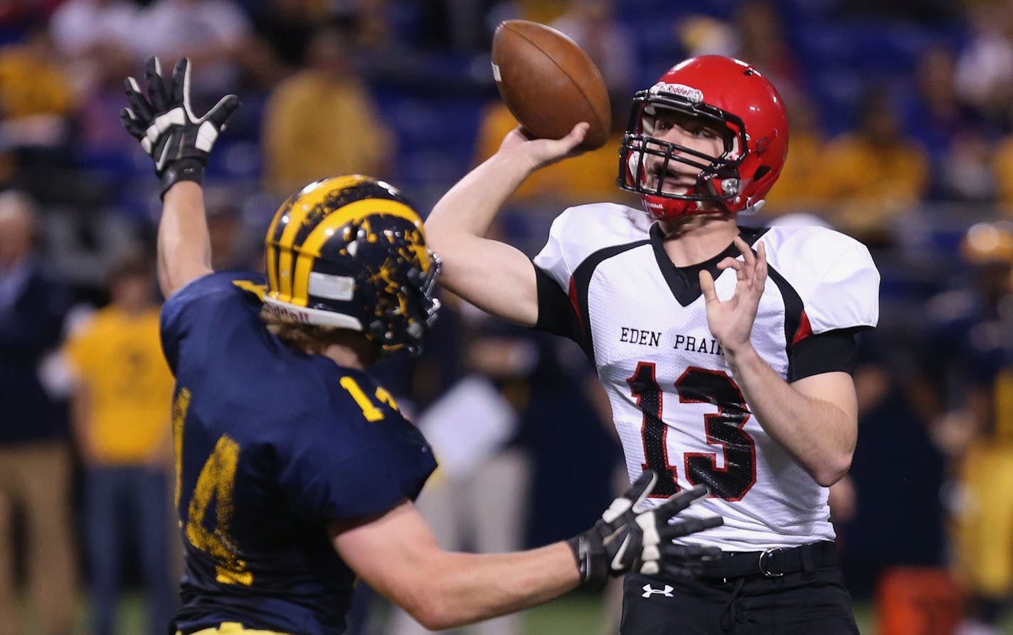 Eden Prairie's quarterback Ryan Connelly passed over the head of Rosemount's Nate Sackett during the first half of the 6A State Championship at the Mall of America Field in Minneapolis, Min., Friday, November 29, 2013. ] (KYNDELL HARKNESS/STAR TRIBUNE) kyndell.harkness@startribune.com