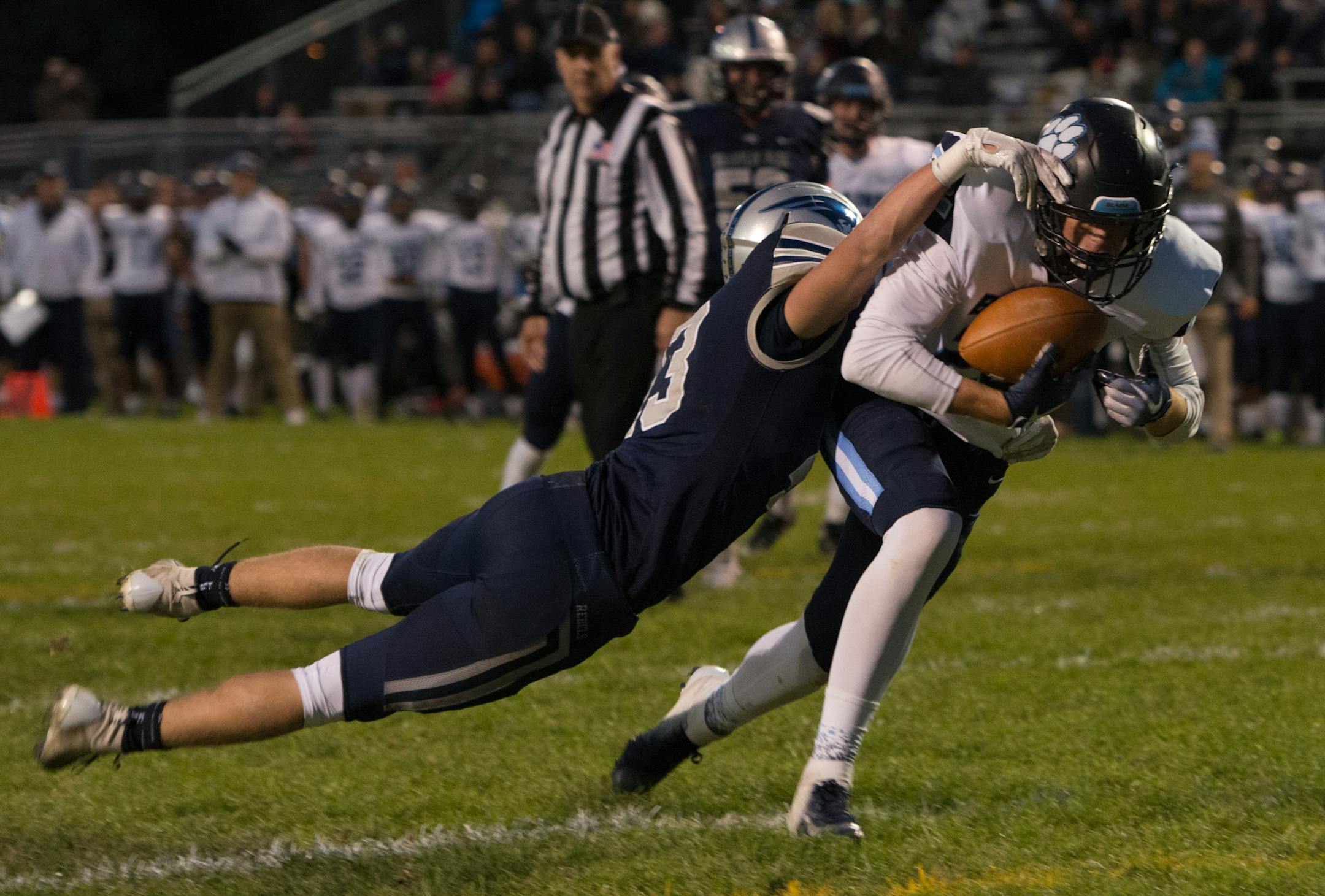 Blaine High School's Jason Kaul scores to tie things up 7-7 in the first quarter of Friday night's homecoming game against Champlin Park at Champlain Park High School, Sept. 28, 2018. ] (Matthew Hintz, Champlin, 092818)