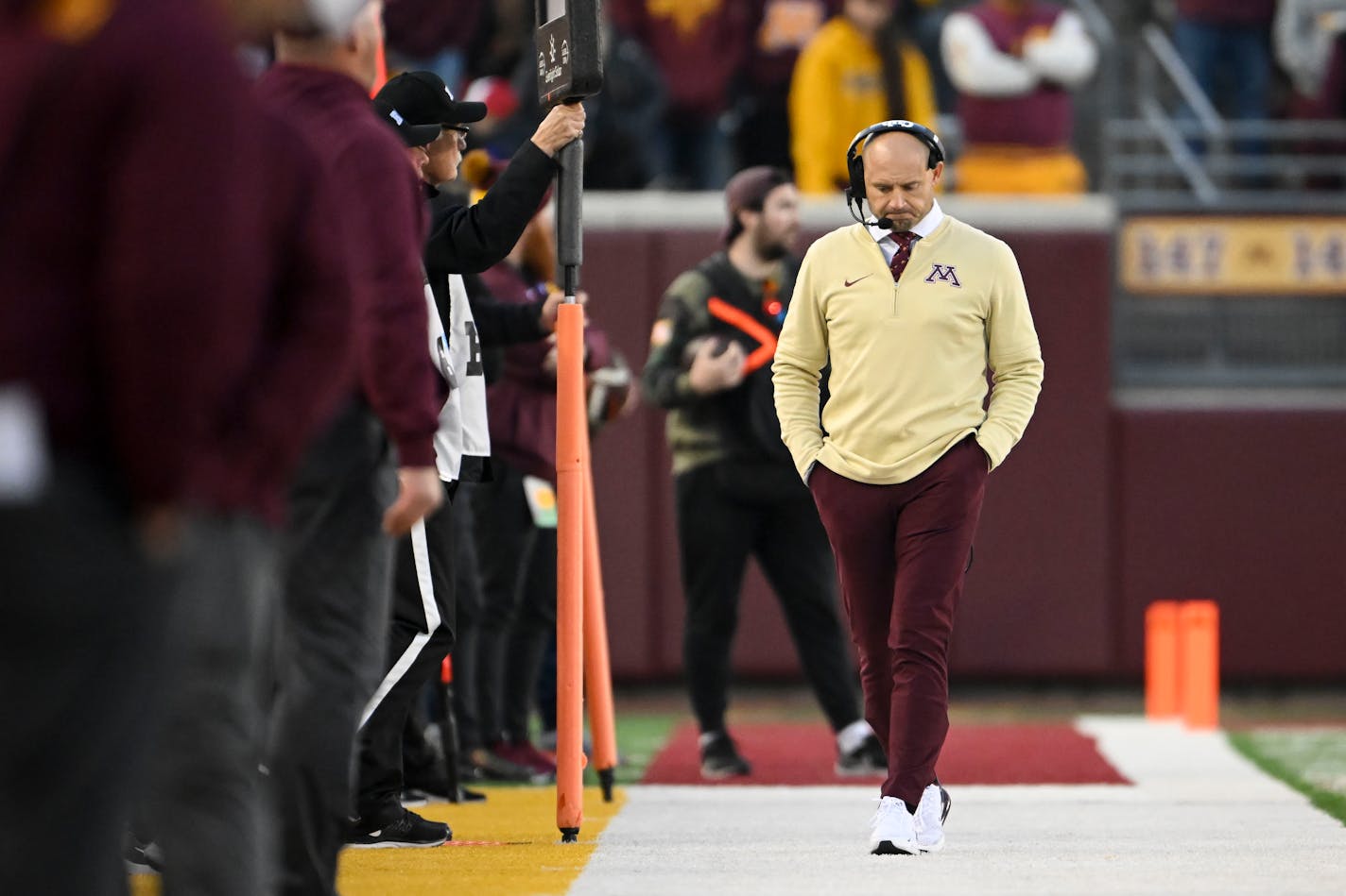 Minnesota Gophers head coach P.J. Fleck walks the sideline in frustration after the Illinois Fighting Illini took the lead with less than a minute left in the fourth quarter Saturday, Nov. 4, 2023, at Huntington Bank Stadium in Minneapolis, Minn.. ] AARON LAVINSKY • aaron.lavinsky@startribune.com