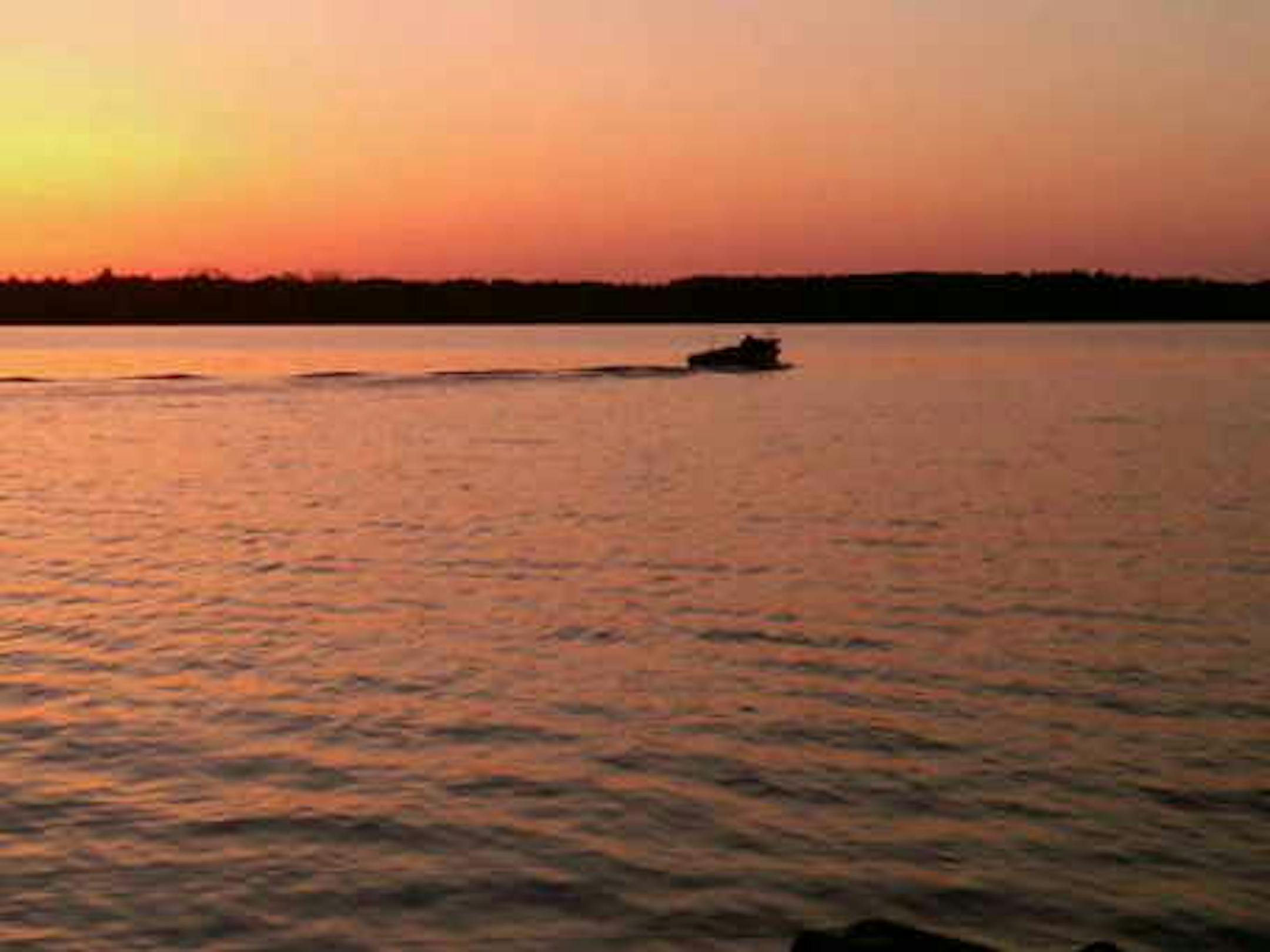 Pleasant early morning conditions greet 2010 Minnesota fishing opener anglers.