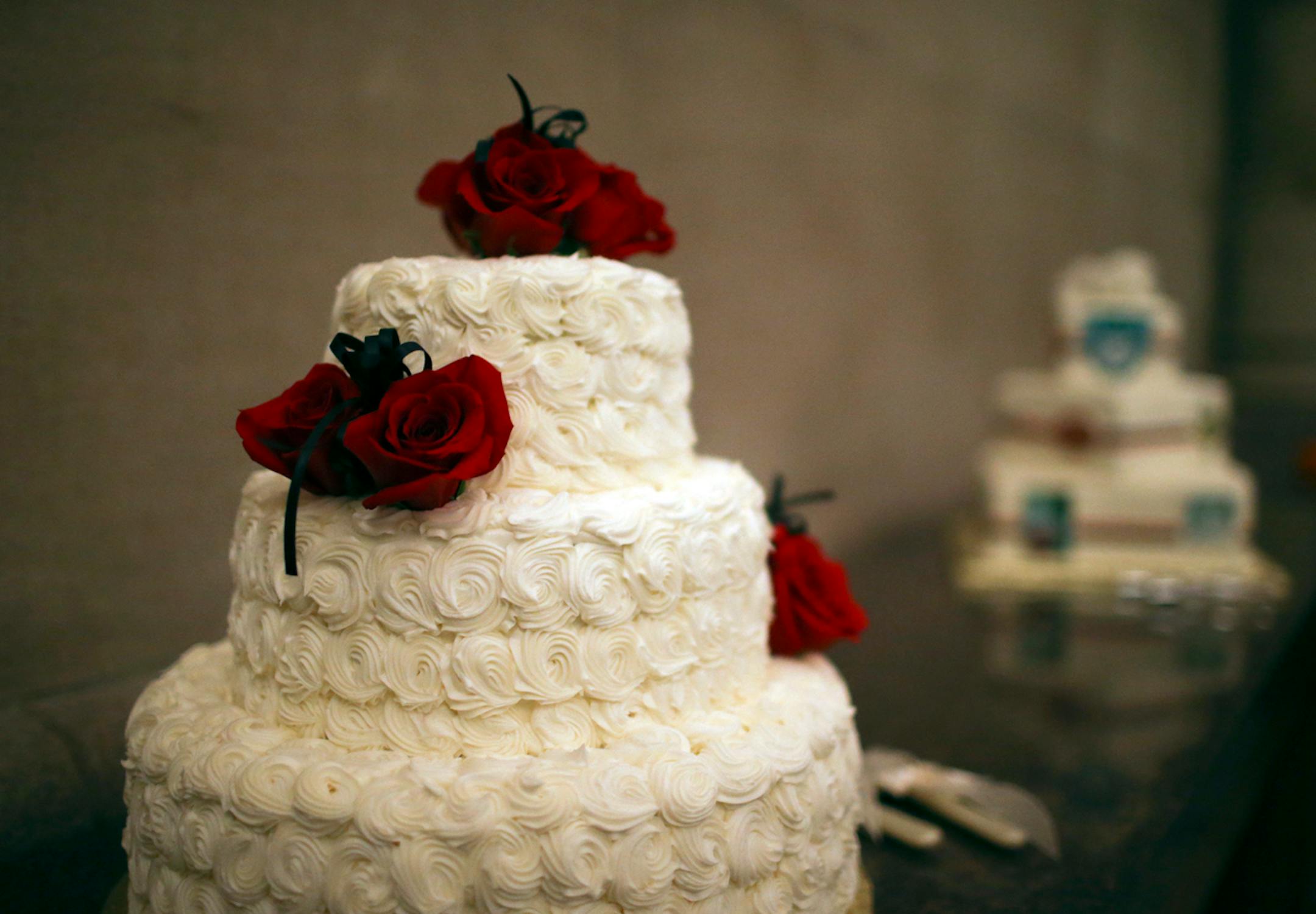 Wedding cakes sit in the entry way of City Hall as same sex couples would make history Thursday as the first gay couples married in Minnesota by Minneapolis Mayor R. T. Rybak at City Hall Thursday, Aug. 1, 2013. The photo was taken Wednesday, July 31, 2013.](DAVID JOLES/STARTRIBUNE) djoles@startribune.com Minneapolis Mayor R.T. Rybak will marry 42 same-sex couples in the Minneapolis City Hall Rotunda, starting at 12:00 midnight on August 1, the first day that all Minnesota couples will enjoy the
