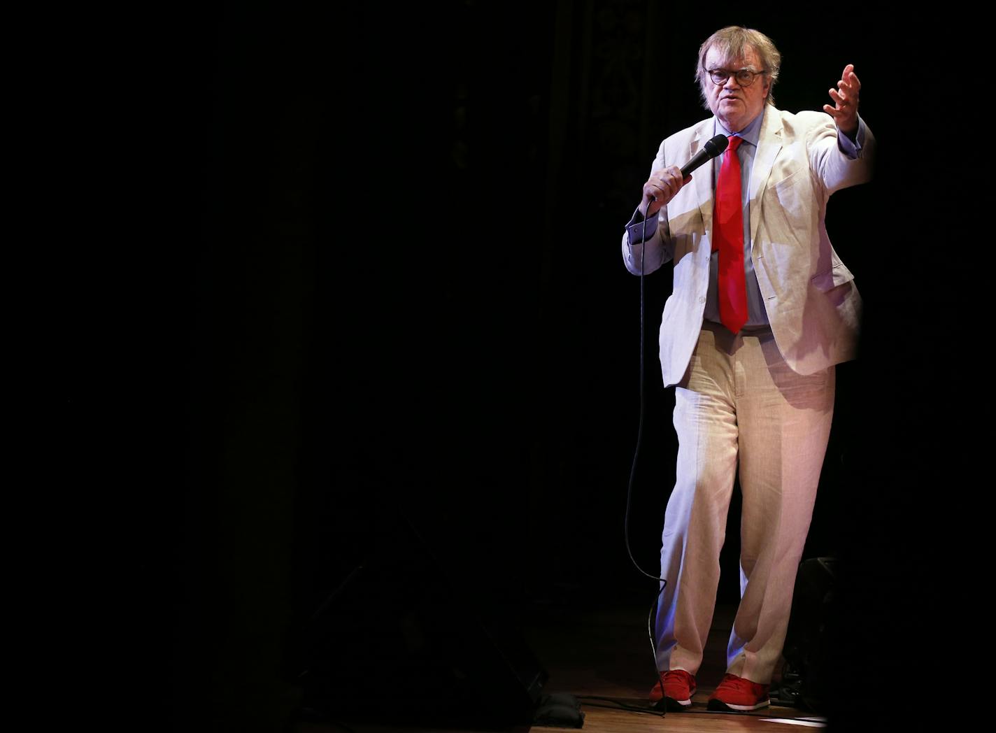 Garrison Keillor thanks the audience after the show. ] (Leila Navidi/Star Tribune) leila.navidi@startribune.com BACKGROUND INFORMATION: The live broadcast for "A Prairie Home Companion" at the State Theatre in Minneapolis on Saturday, May 21, 2016. This is Garrison Keillor's last season on "A Prairie Home Companion."