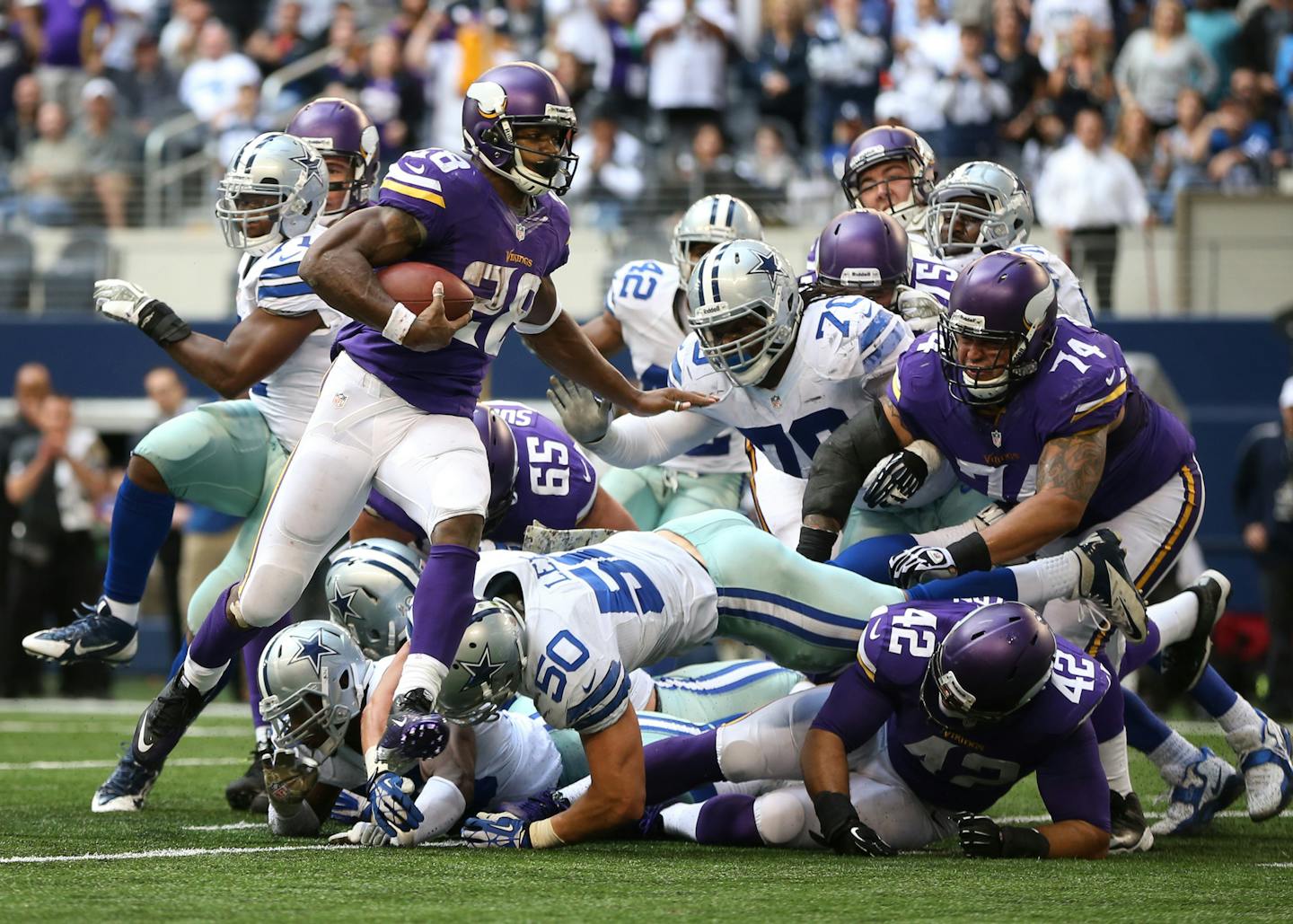 Vikings running back Adrian Peterson