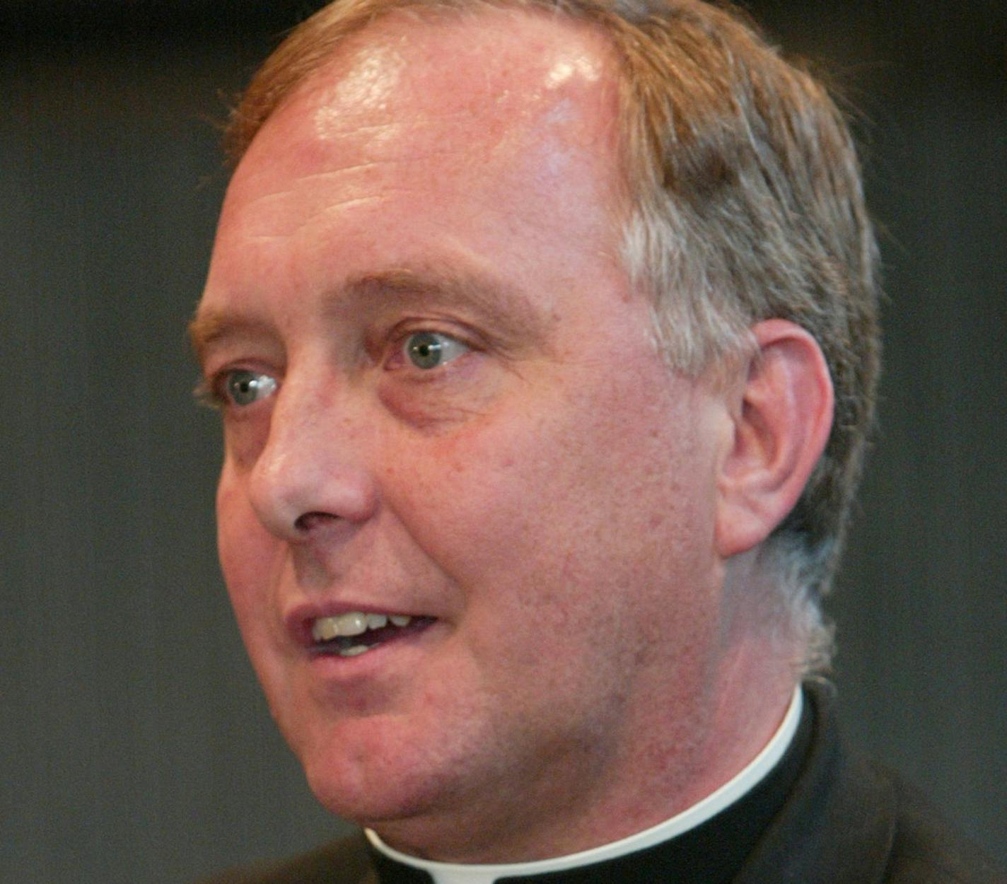 GENERAL INFORMATION: ST. PAUL, MN - 5/7/02 - TUE - Bishop Richard E. Pates and Vicar General Fr. Kevin McDonough will hold a press conference to disclose details of new allegations of clergy sex abuse in the Archdiocese of St. Paul and Minneapolis. IN THIS PHOTO: Vicar General Fr. Kevin McDonough held a press conference to disclose details of new allegations of clergy sex abuse in the Archdiocese of St. Paul and Minneapolis. McDonough did all the talking. ORG XMIT: MIN2013101817062269