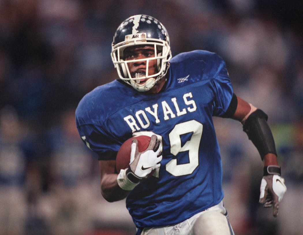 Woodbury’s Louis Ayeni rushed for 179 yards in the Class 5A title game in 1998.