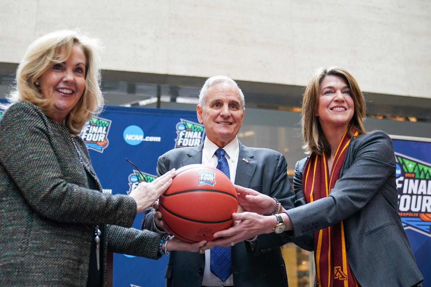 Governor Mark Dayton posed with Minnesota Super Bowl Hose Committee CEO Maureen Bausch, left and Minneapolis Final Four local organizing committee CEO Kate Mortenson, right at the ceremonial handoff from Super Bowl Host Committee to the 2019 Final Four committee, marking the transition from football to basketball. ] GLEN STUBBE &#x2022; glen.stubbe@startribune.com Monday, March 5, 2018 Ceremonial handoff from Super Bowl Host Committee to the 2019 Final Four committee, marking the transition from