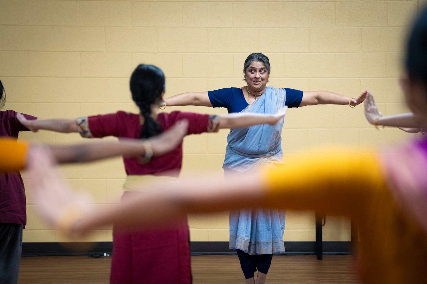 Suchitra Sairam teaches a Kalakshetra style of bharatanatyam dance class at her school Kala Vandanamon on Thursday, Dec. 21, 2023 in St. Paul, Minn. ] RENEE JONES SCHNEIDER • renee.jones@startribune.com