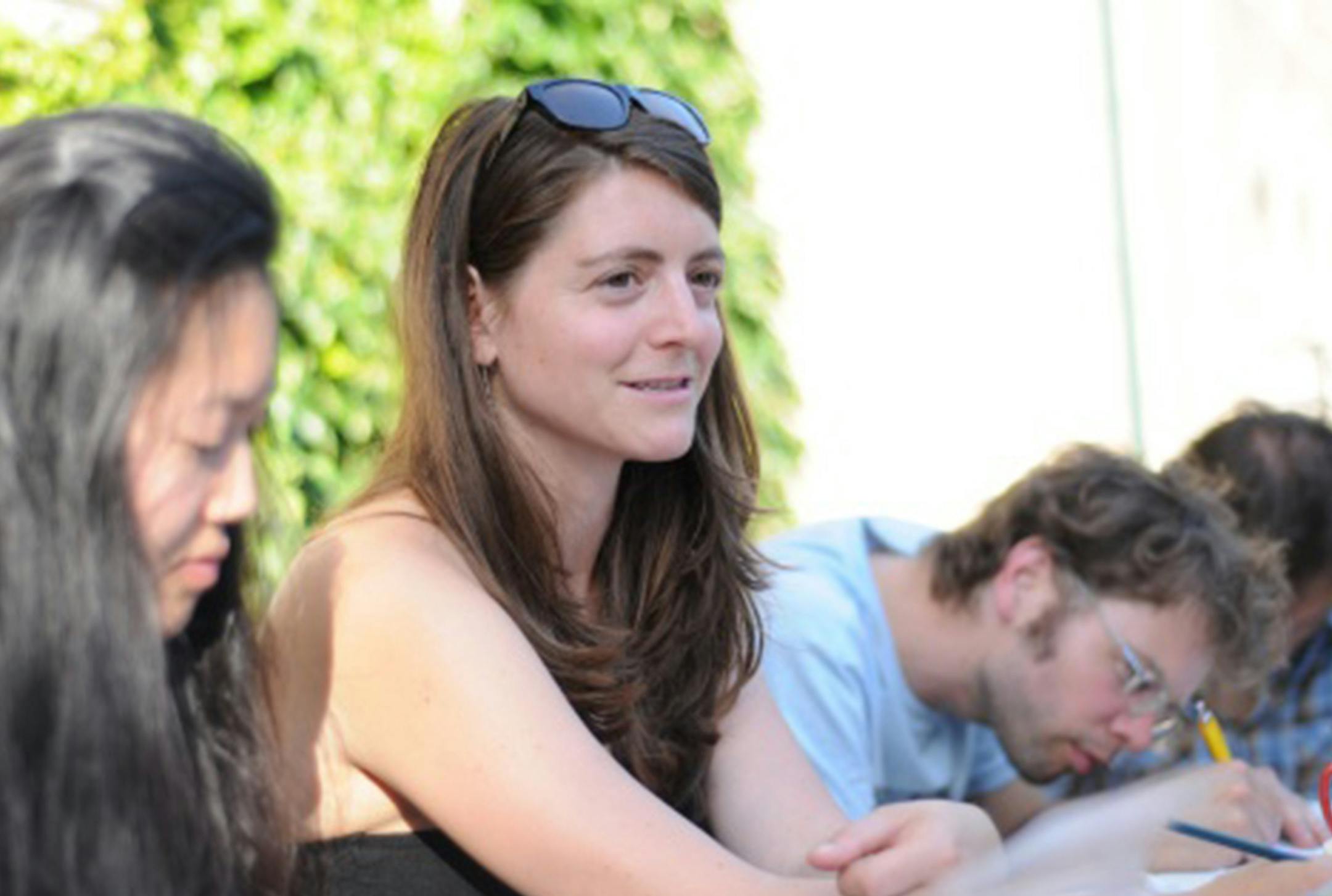 Artist Carly Schmitt discussed one of her community art projects at a design workshop in 2012. (Photo by Sven Brandelius)