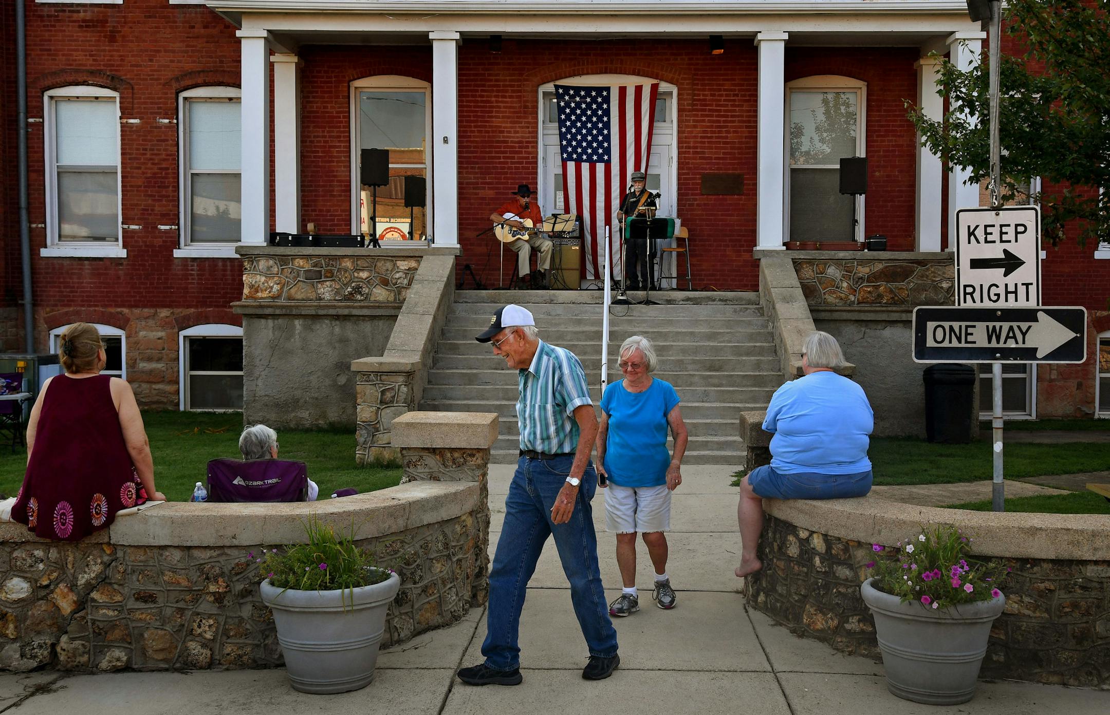 Local musicians perform on the steps of the Ripley County Courthouse in Doniphan, Missouri, on July 20, 2019. MUST CREDIT: Washington Post photo by Michael S. Williamson.