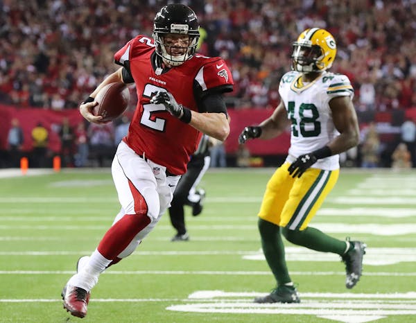 Quarterback Matt Ryan and the Falcons boast the NFL&#x2019;s No. 1-scoring offense, just like Kurt Warner and the Rams in Super Bowl XXXVI, which New 