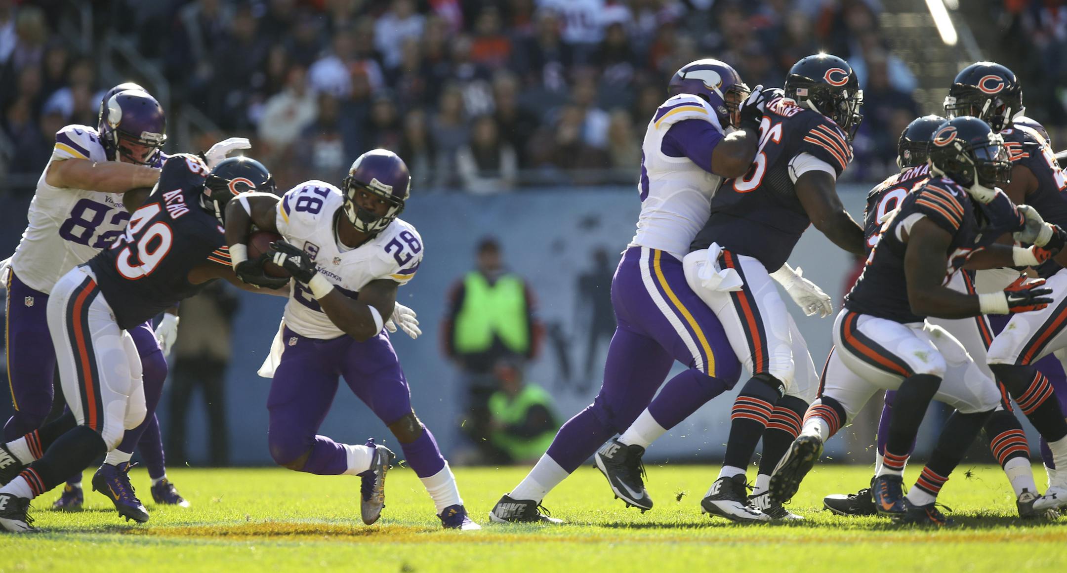 Vikings running back Adrian Peterson (28) gained 11 yards on a second quarter run Sunday afternoon. ] JEFF WHEELER &#xef; jeff.wheeler@startribune.com The Minnesota Vikings met the Chicago Bears in an NFL football game Sunday afternoon, November 1, 2015 at Soldier Field in Chicago.