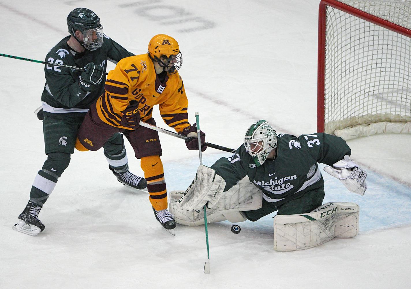 Michigan goalie Dylan St. Cyr stopped a close shot by MinnesotaÕs Rhett Pitlick in the 2nd period Saturday, Jan. 28, 2023 in Minneapolis, Minn. University of Minnesota vs Michigan State MenÕs Hockey at 3M Arena at Mariucci. ] Brian Peterson ¥ brian.peterson@startribune.com