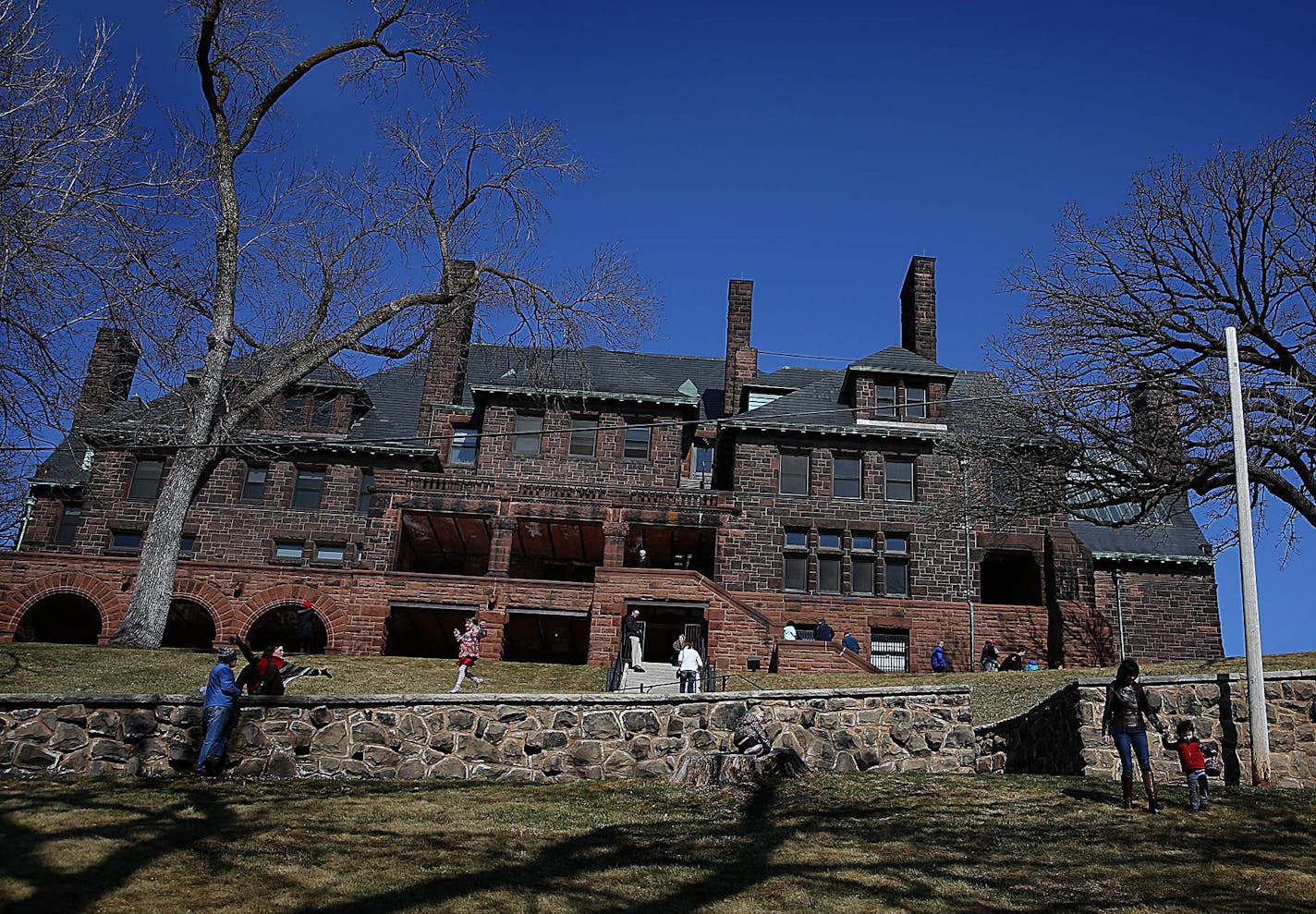 Children and their parents and relatives walked throughout the grounds at the James J. Hill House in search of Easter eggs. ] JIM GEHRZ &#xef; james.gehrz@startribune.com / St. Paul, MN / April 4, 2015 /10:00 AM - BACKGROUND INFORMATION: Celebrate spring at the James J. Hill House with an outdoor egg hunt on the lawn. The hunt is for children ages 2-7. Participants can win prizes, enjoy a small snack, hear stories and look around the first floor of the elegant Gilded Age home. When the Hill chil