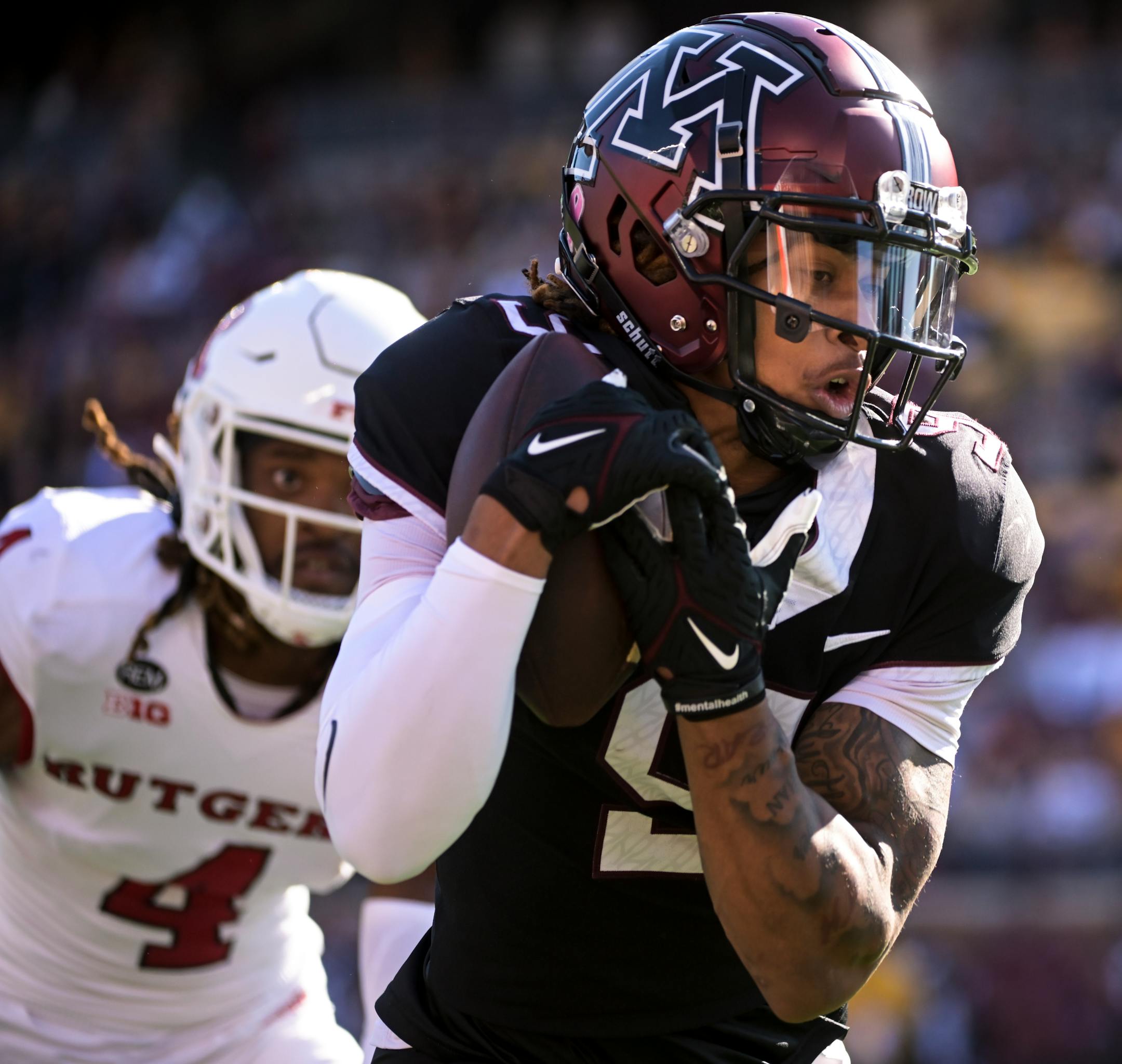 Minnesota Golden Gophers wide receiver Daniel Jackson (9) catches a pass for a first down.