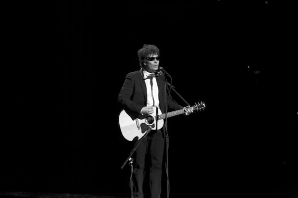 THE TONIGHT SHOW STARRING JIMMY FALLON -- Episode 0816 -- Pictured: Jimmy Fallon as Bob Dylan performs "The Times They Are A-Changin'" from Orpheum Th