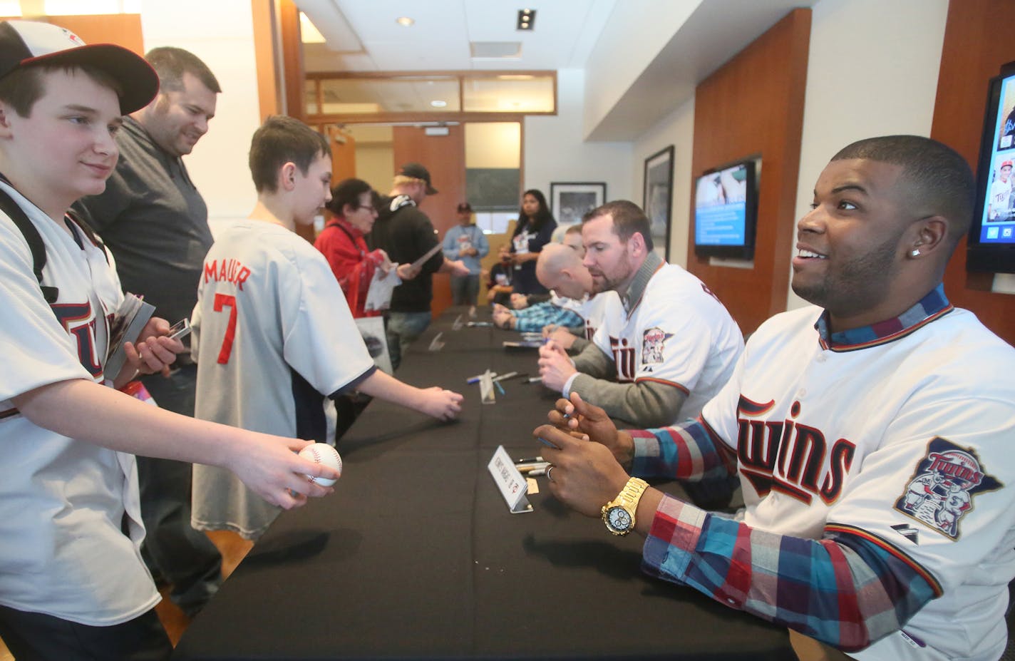 Minnesota Twins Kennys Vargas signed autographs at Twinsfest Saturday, Jan. 24, at Target Field in Minneapolis, MN.](DAVID JOLES/STARTRIBUNE)djoles@startribune.com Twinsfest Saturday, Jan. 24, 2015, at Target Field in Minneapolis, MN.