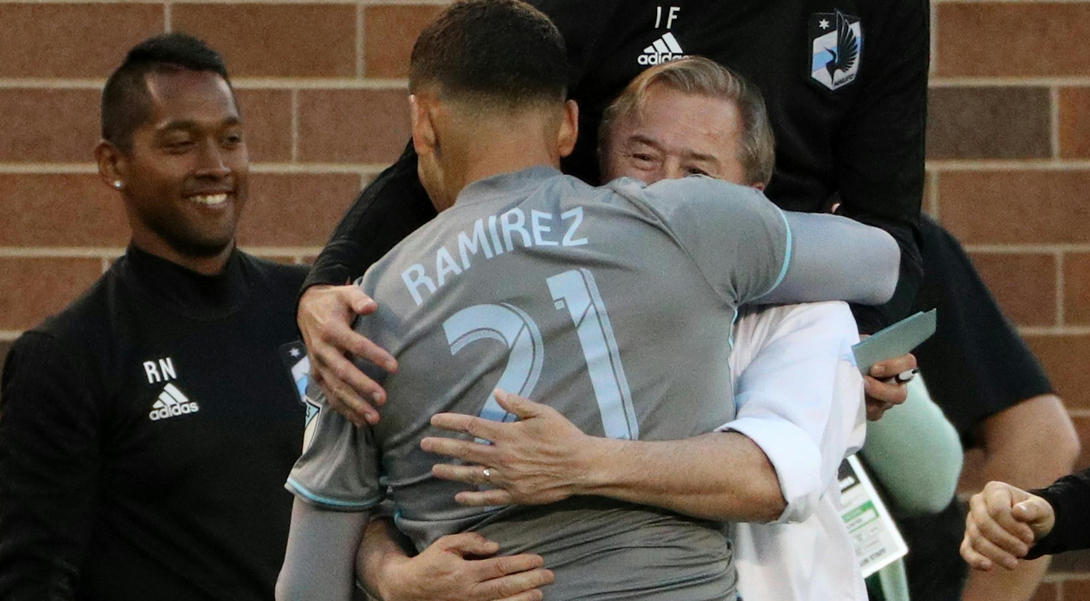 Minnesota United forward Christian Ramirez (21) celebrated with head coach Adrian Heath after scoring Minnesota United's only goal of the game in the second half. ] ANTHONY SOUFFLE ï anthony.souffle@startribune.com Game action from an MLS game between the Minnesota United and the Orlando City SC Saturday, May 27, 2017 at TCF Bank Stadium in Minneapolis.