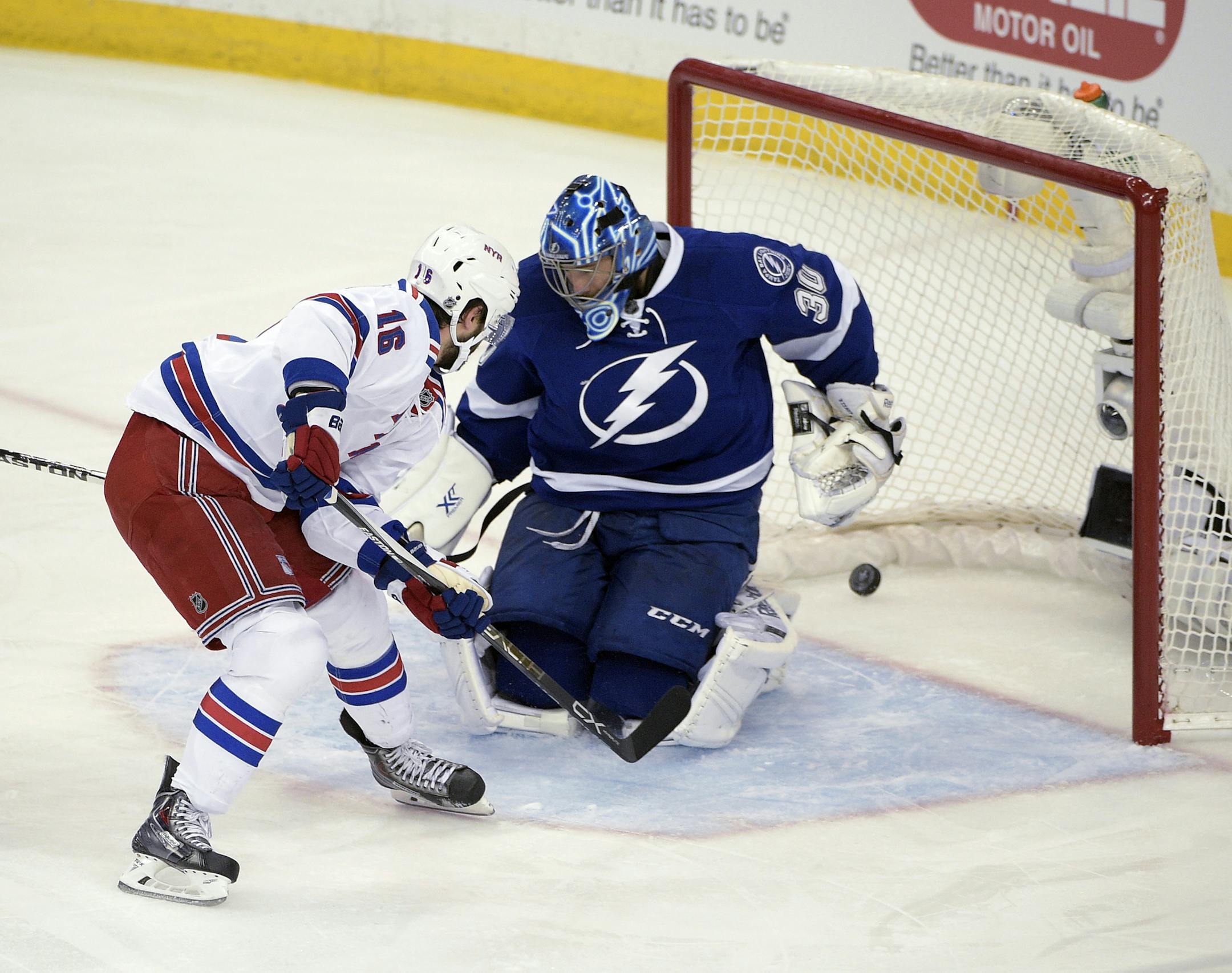 Tampa Bay Lightning goalie Ben Bishop (30)