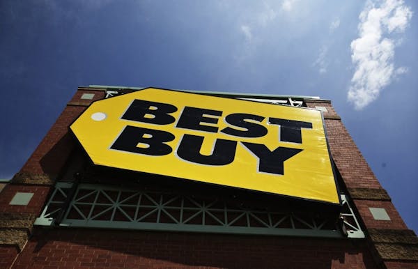 On Saturday, Best Buy stopped offering customers the option of buying an iPhoneX without a carrier contract, because of complaints that the cost was $